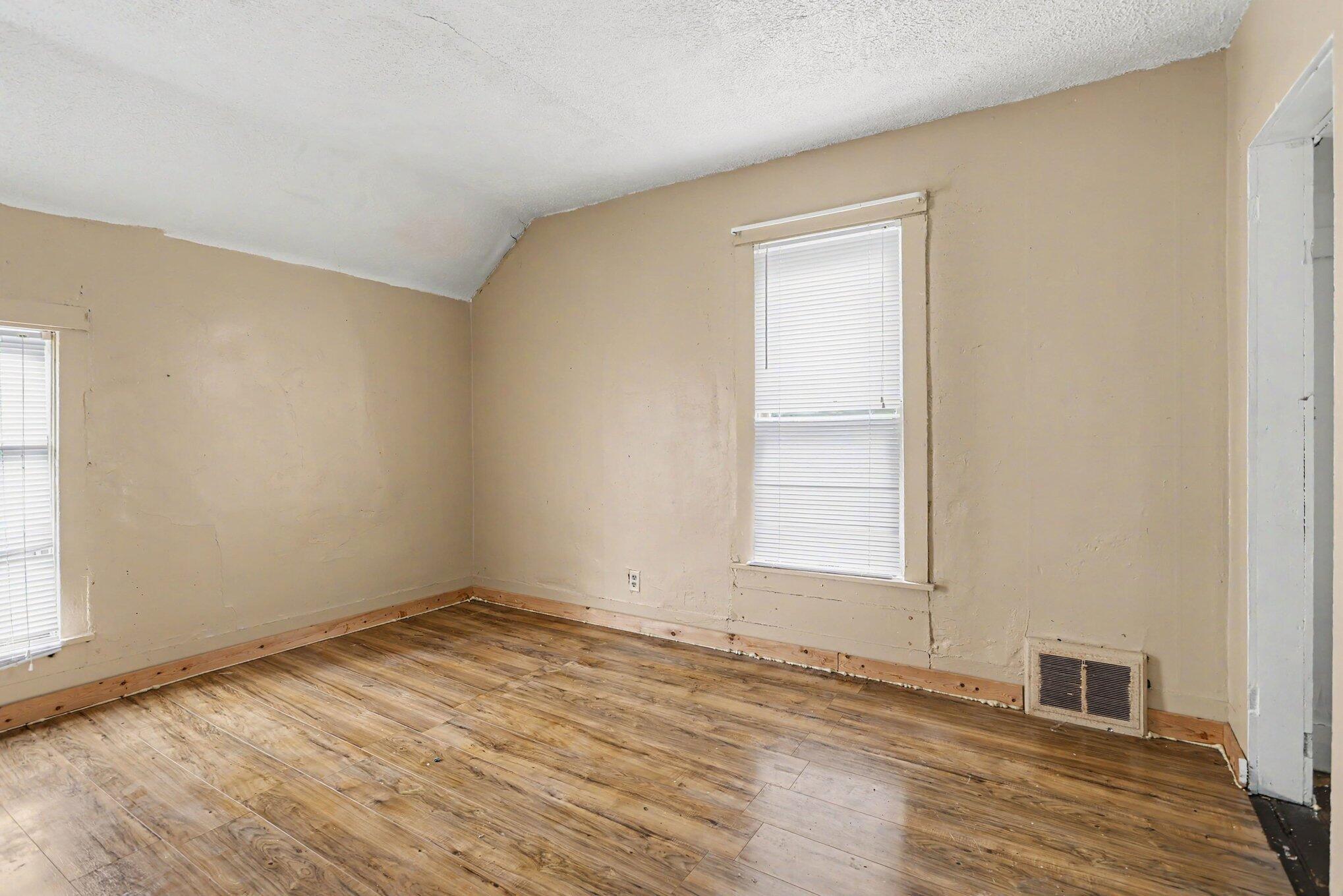549 E Britain Avenue Benton Harbor MI 49022