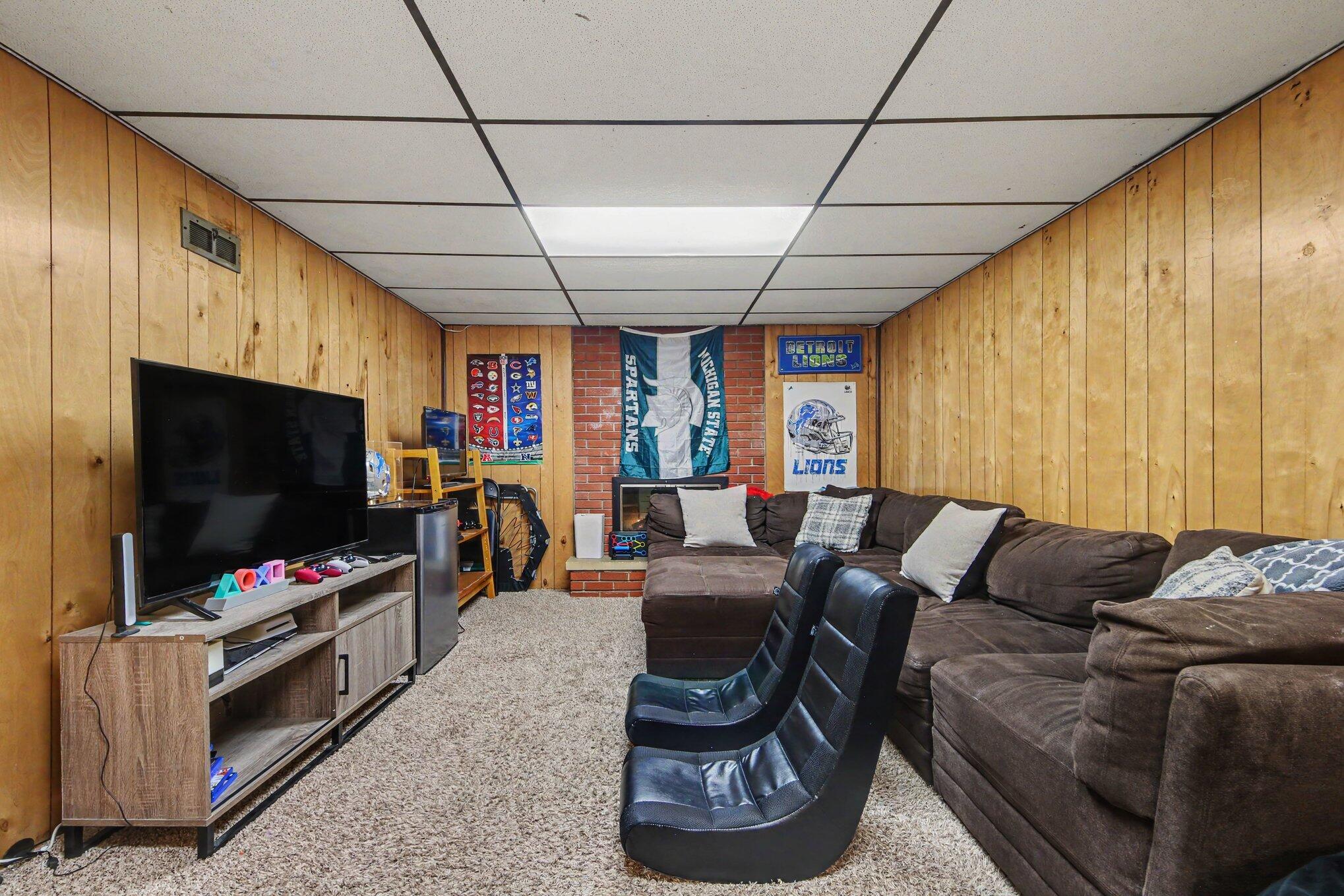 2623 Valley Avenue NW Grand Rapids MI 49544