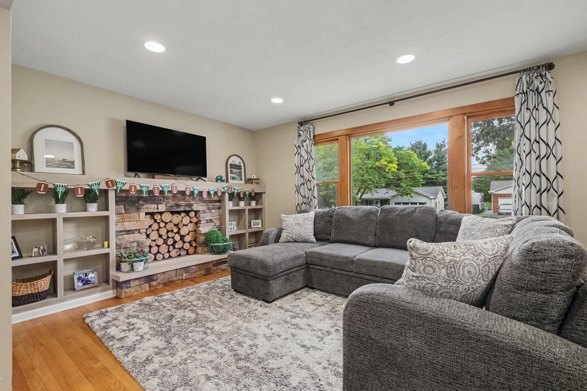 2623 Valley Avenue NW Grand Rapids MI 49544