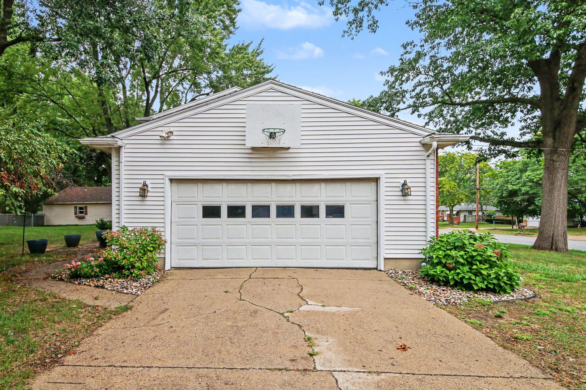 2623 Valley Avenue NW Grand Rapids MI 49544