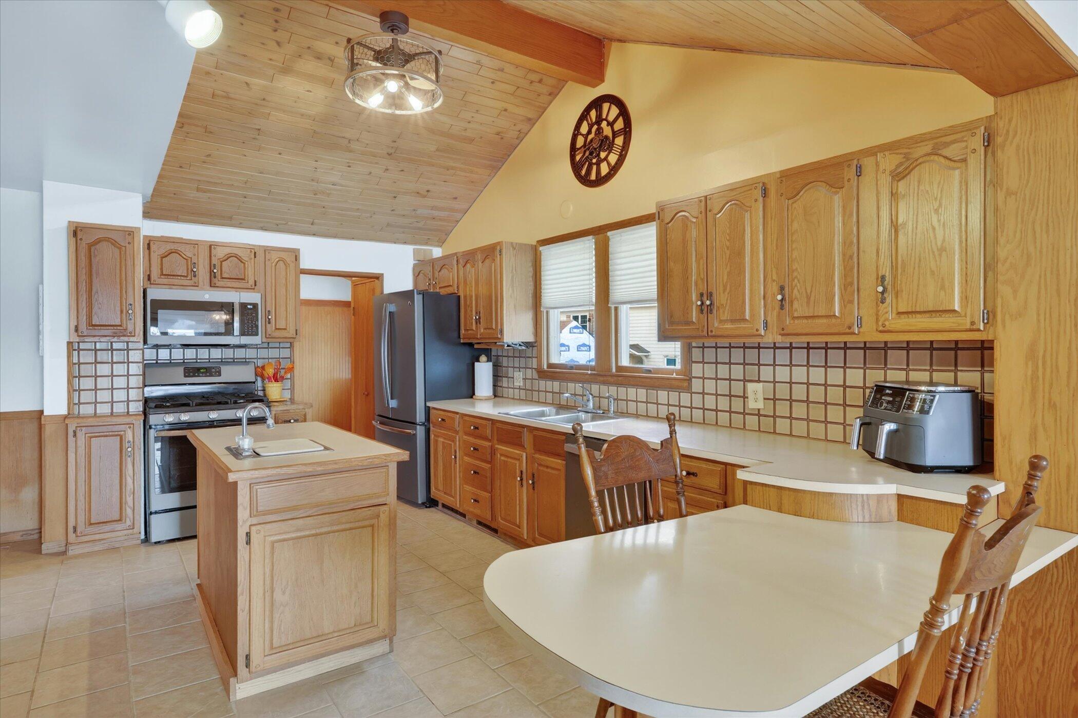 8412 Brower Lake Drive NE Rockford MI 49341