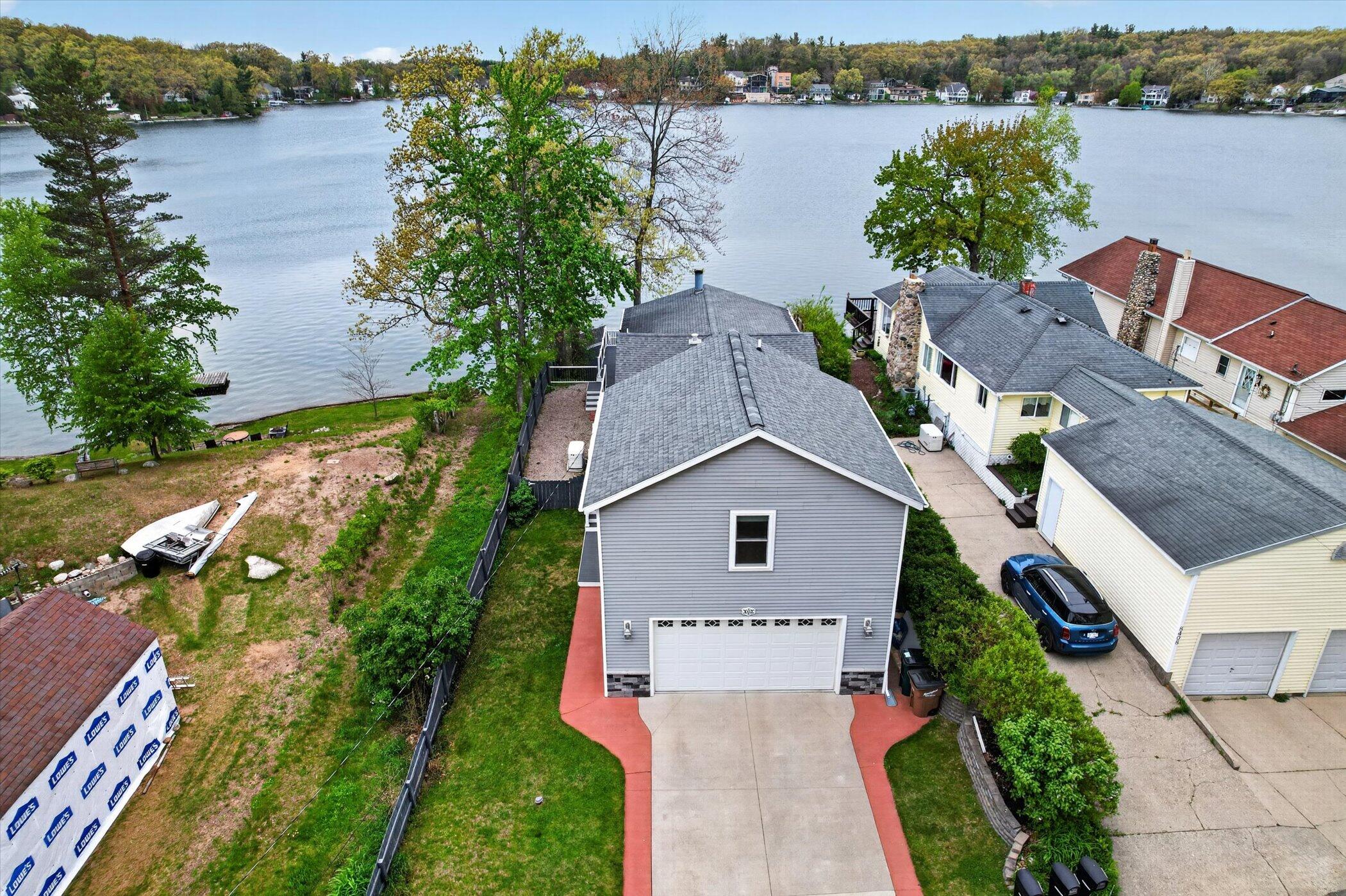 8412 Brower Lake Drive NE Rockford MI 49341