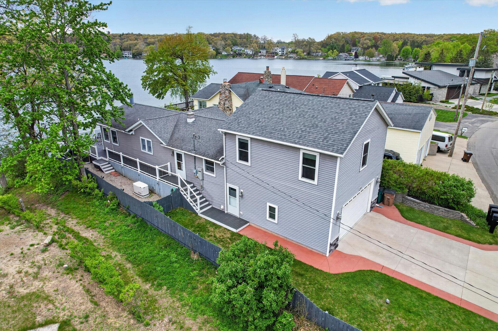 8412 Brower Lake Drive NE Rockford MI 49341