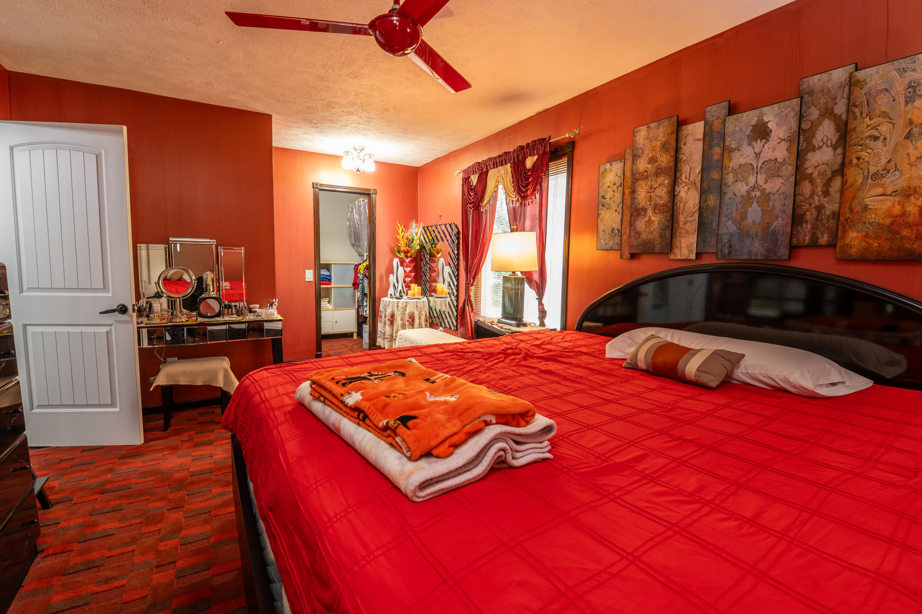 989 NE Mccabe Avenue NE Ada MI 49301
