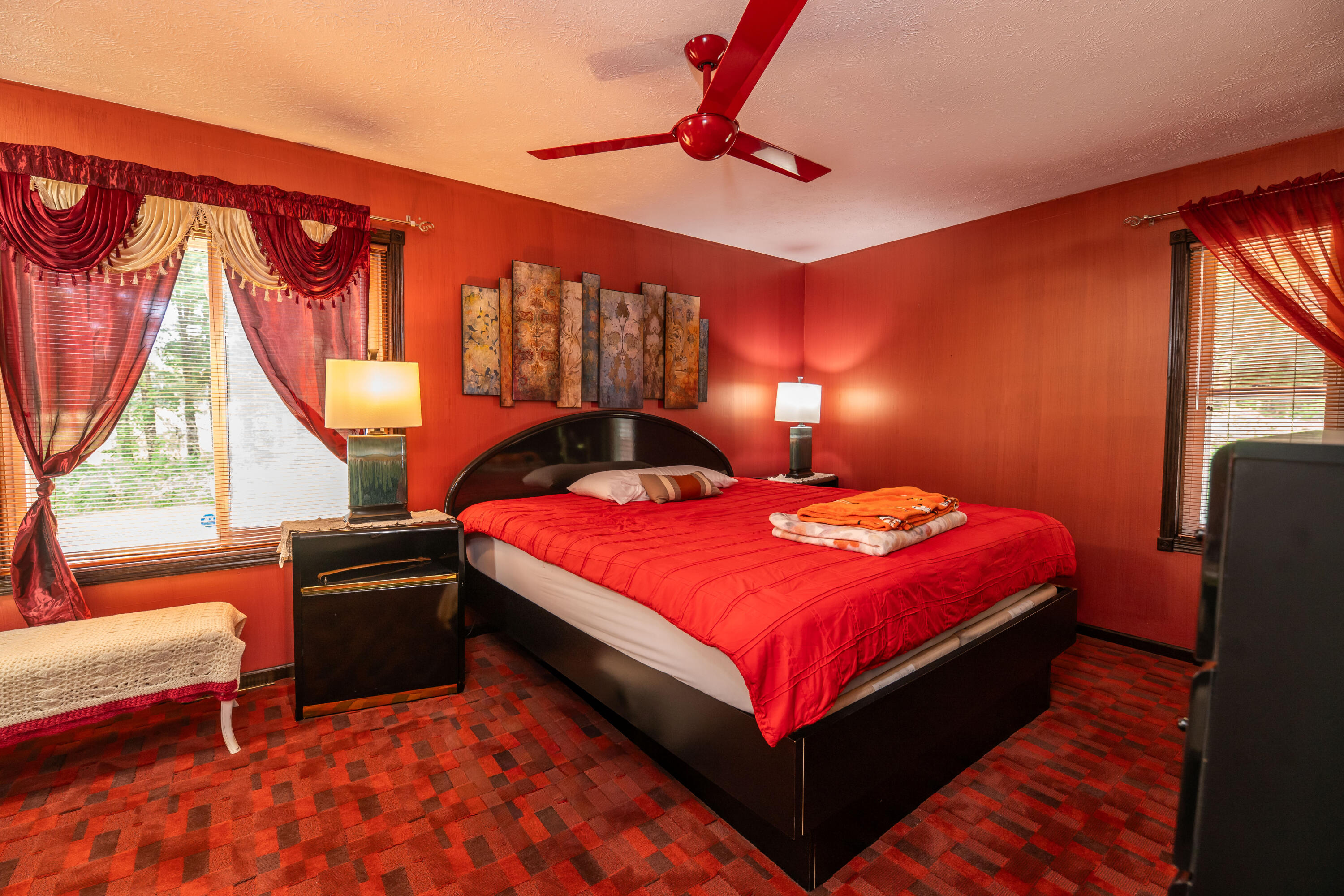 989 NE Mccabe Avenue NE Ada MI 49301