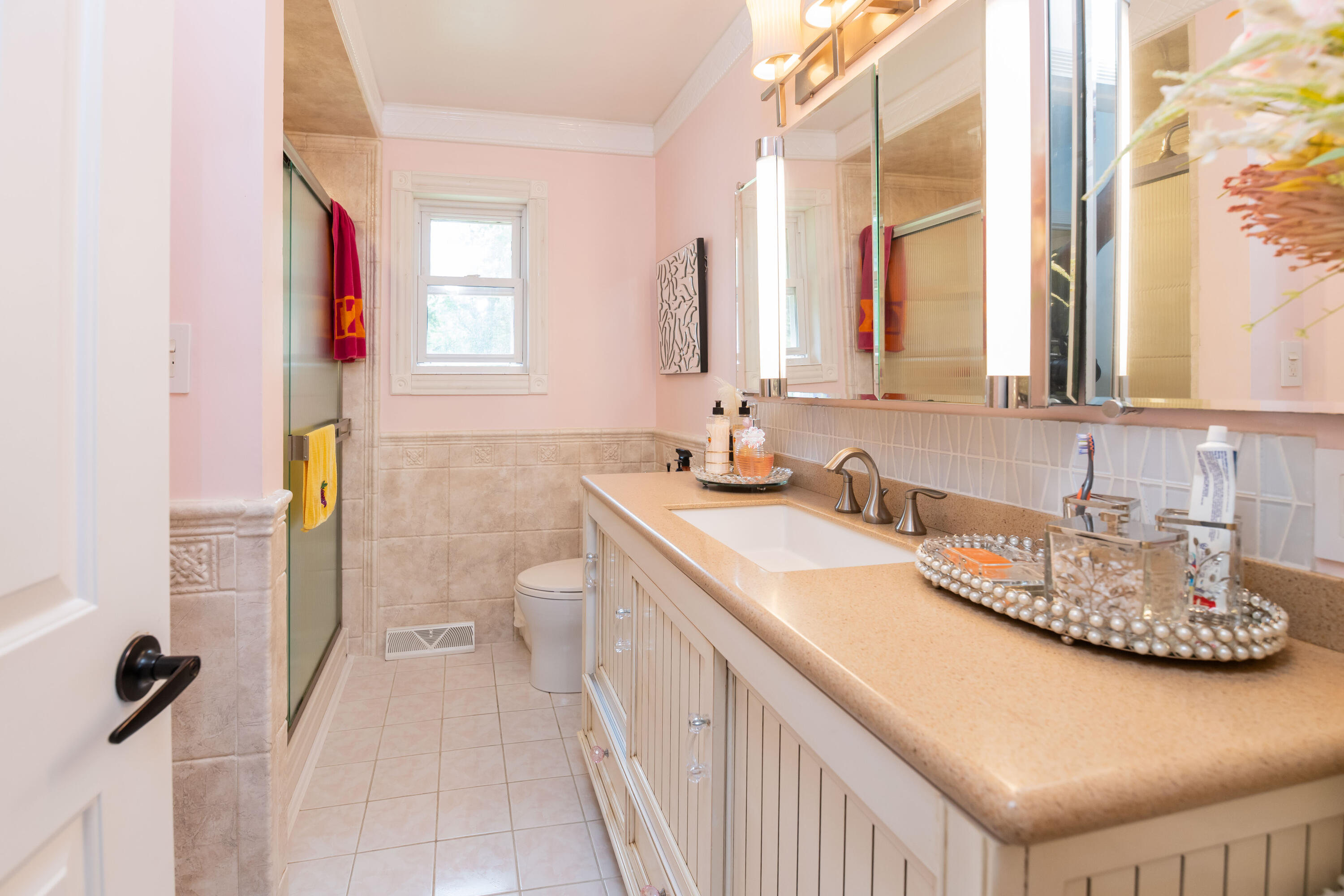 989 NE Mccabe Avenue NE Ada MI 49301