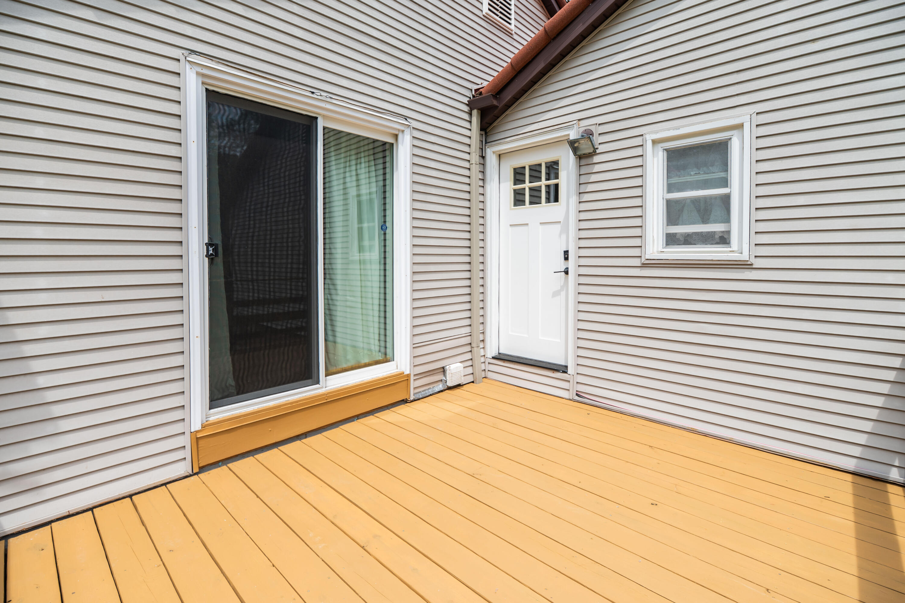 989 NE Mccabe Avenue NE Ada MI 49301