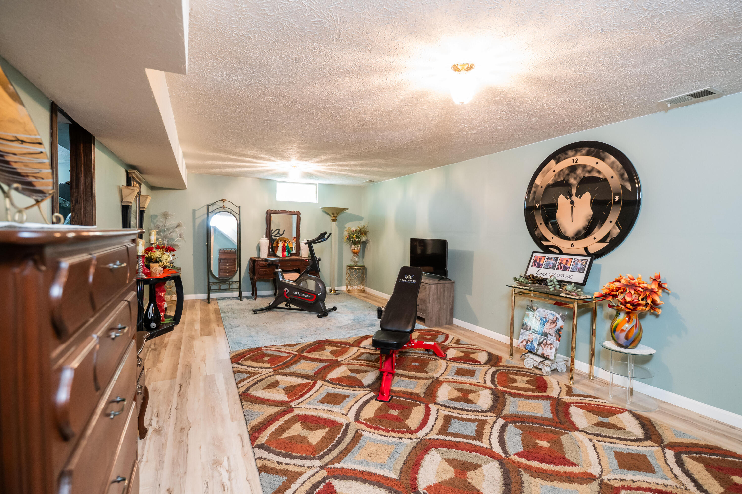 989 NE Mccabe Avenue NE Ada MI 49301