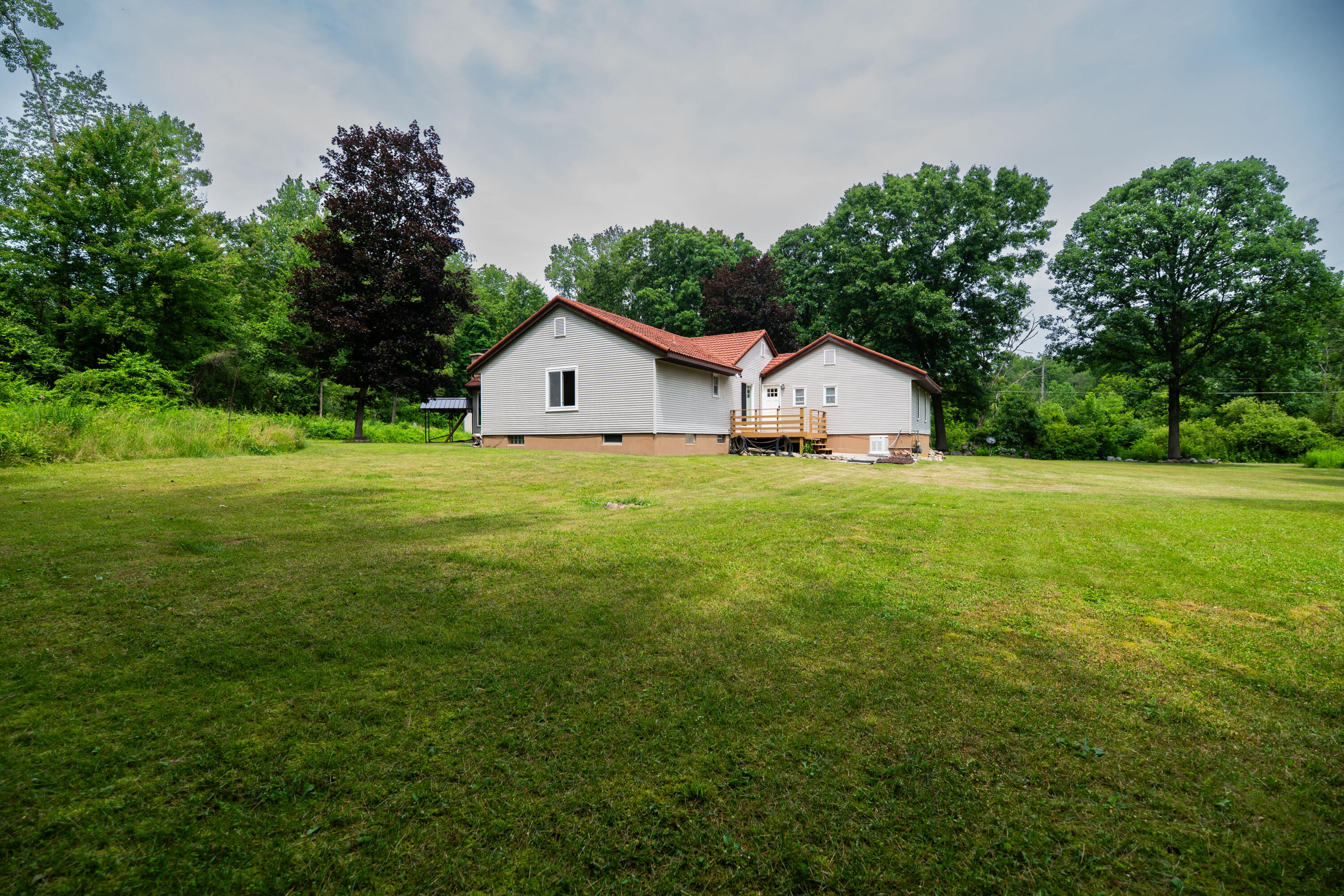 989 NE Mccabe Avenue NE Ada MI 49301
