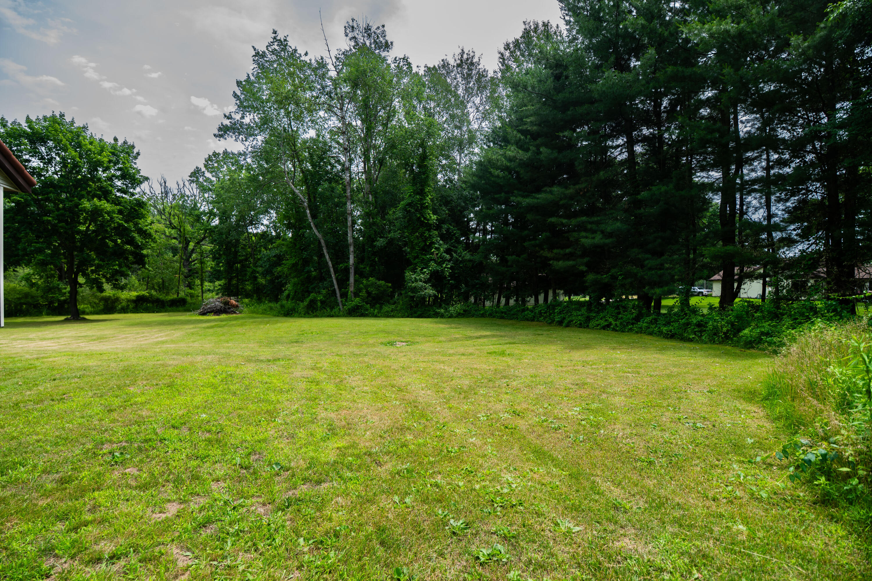 989 NE Mccabe Avenue NE Ada MI 49301