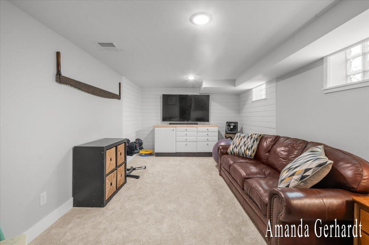 1500 Powers Avenue NW Grand Rapids MI 49504