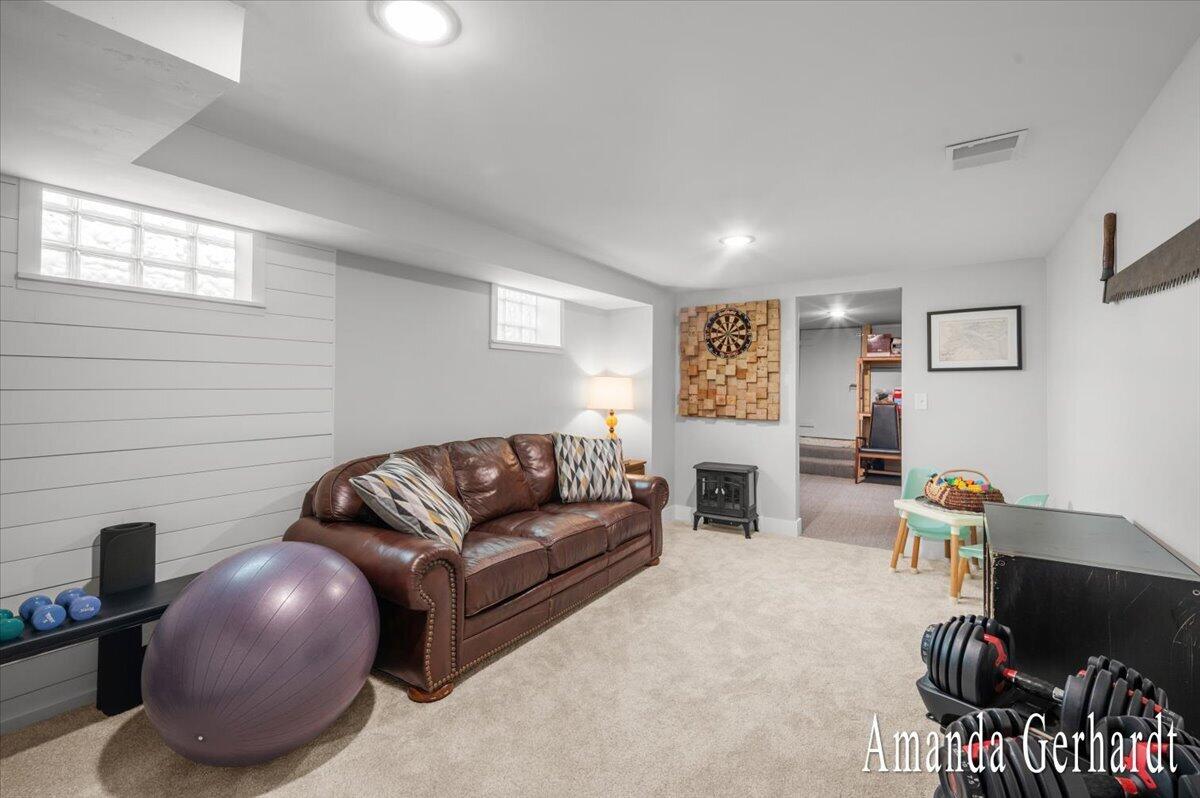1500 Powers Avenue NW Grand Rapids MI 49504