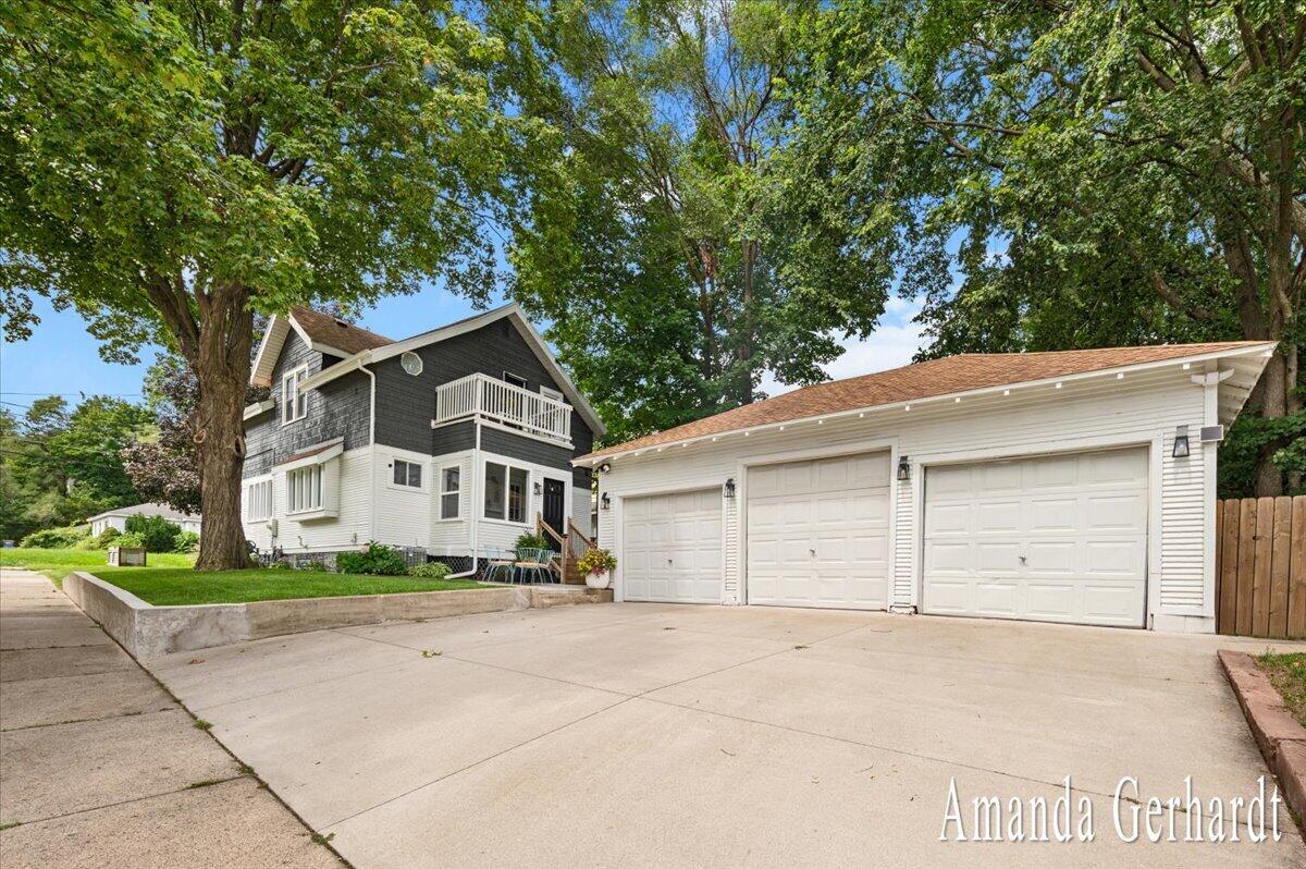 1500 Powers Avenue NW Grand Rapids MI 49504
