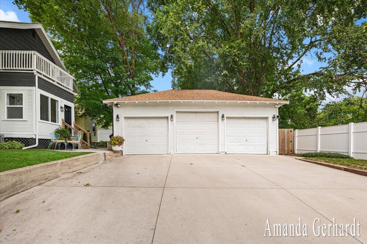 1500 Powers Avenue NW Grand Rapids MI 49504