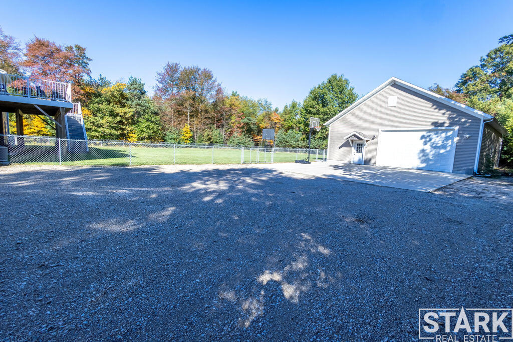 2320 E Mount Garfield Road Muskegon MI 49444