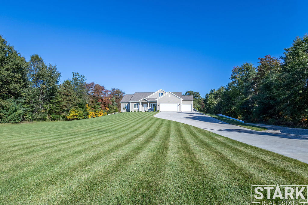 2320 E Mount Garfield Road Muskegon MI 49444