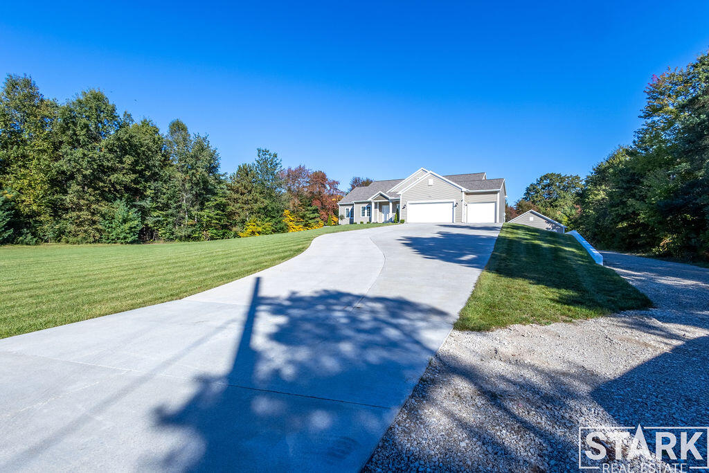 2320 E Mount Garfield Road Muskegon MI 49444