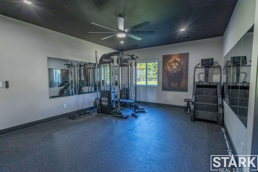 2320 E Mount Garfield Road Muskegon MI 49444