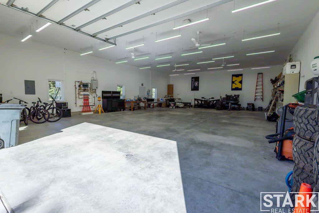2320 E Mount Garfield Road Muskegon MI 49444