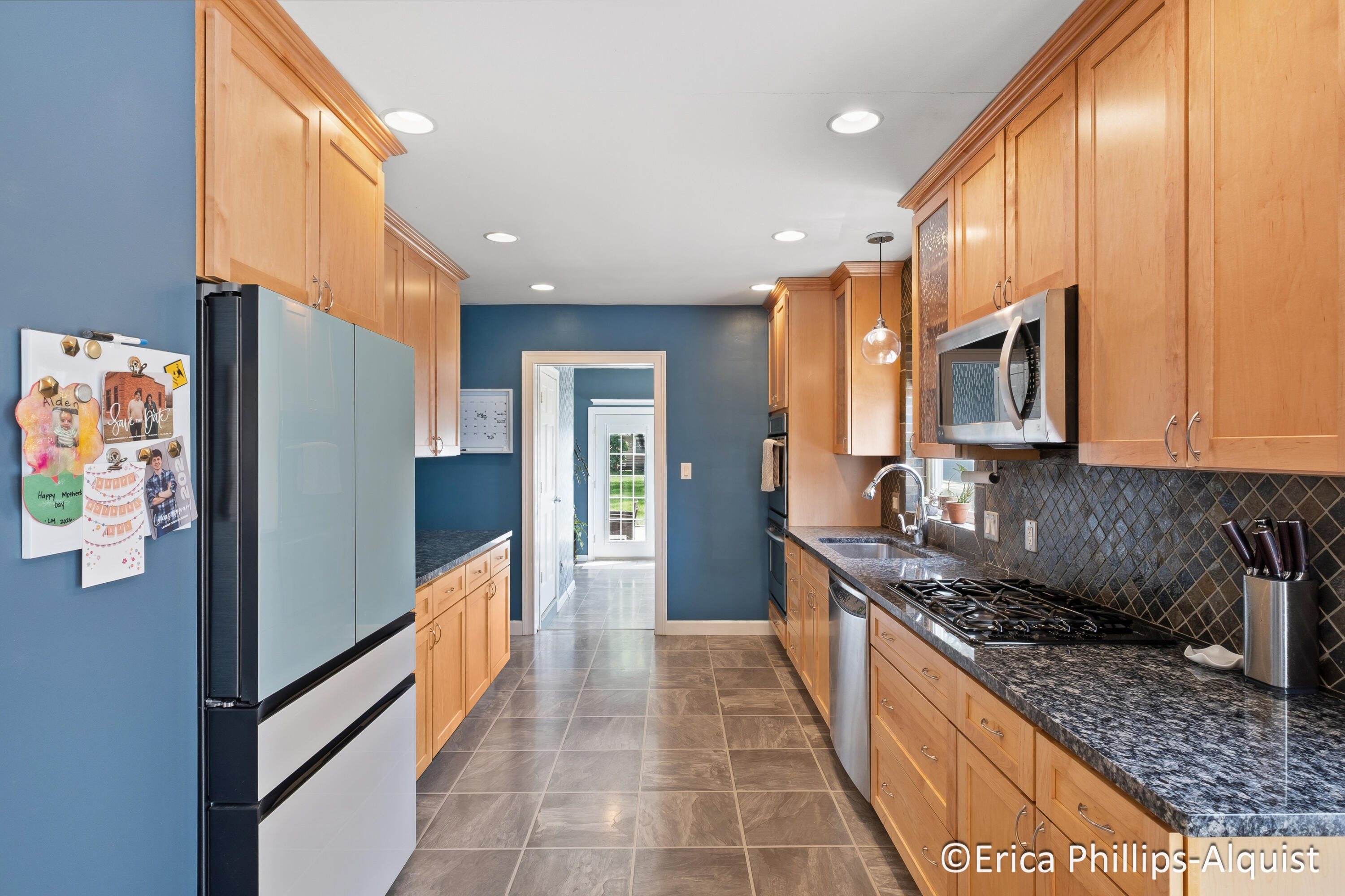 2142 Emerald Avenue NE Grand Rapids MI 49505