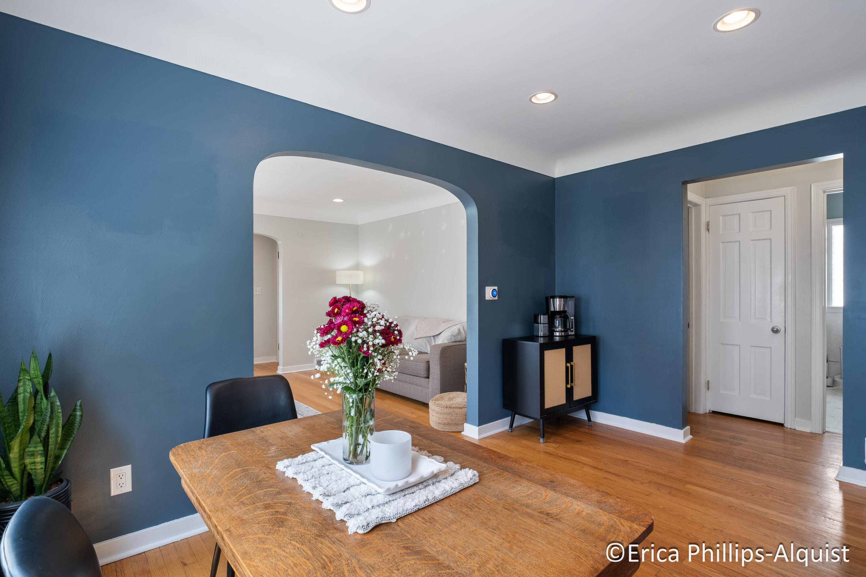 2142 Emerald Avenue NE Grand Rapids MI 49505