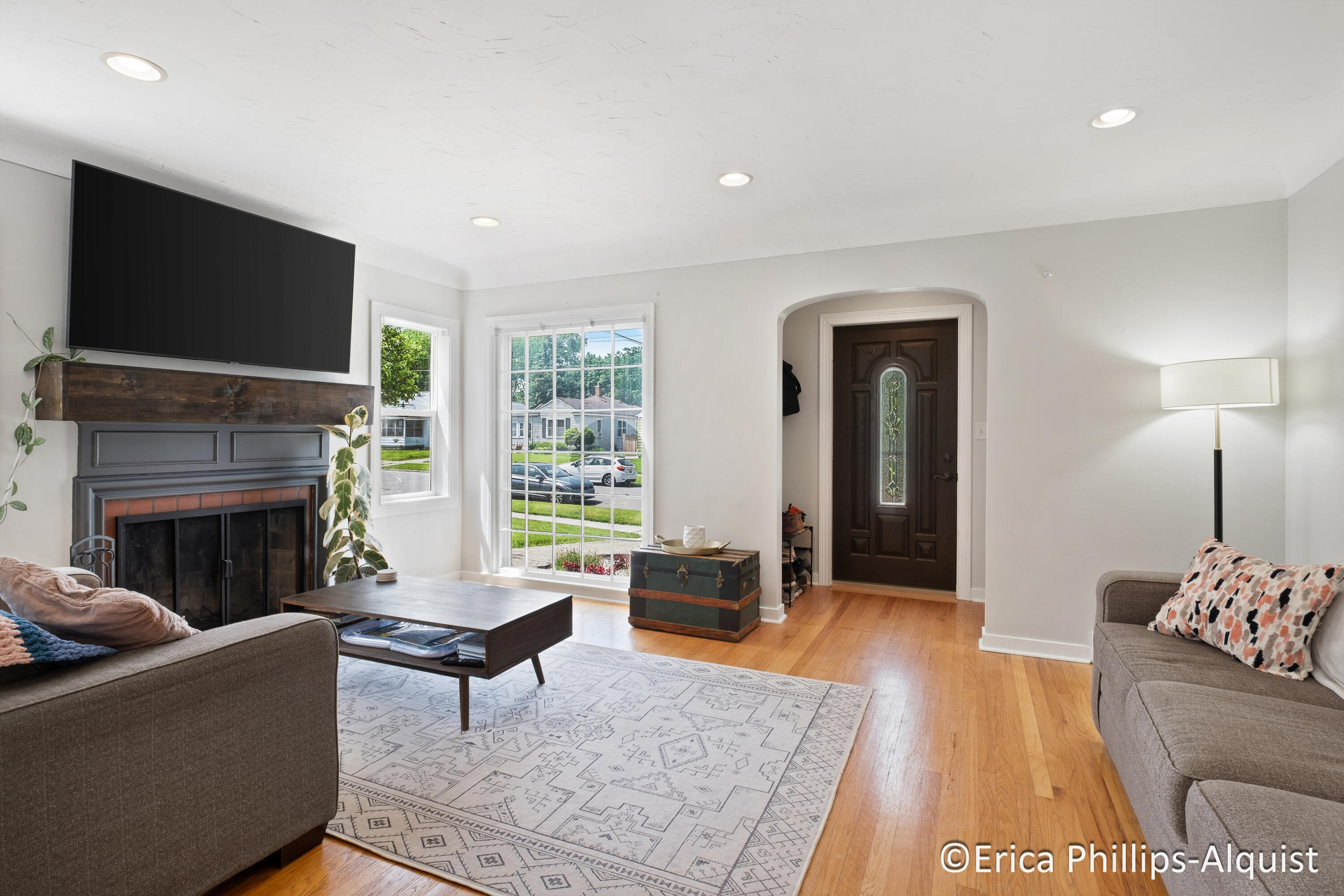 2142 Emerald Avenue NE Grand Rapids MI 49505