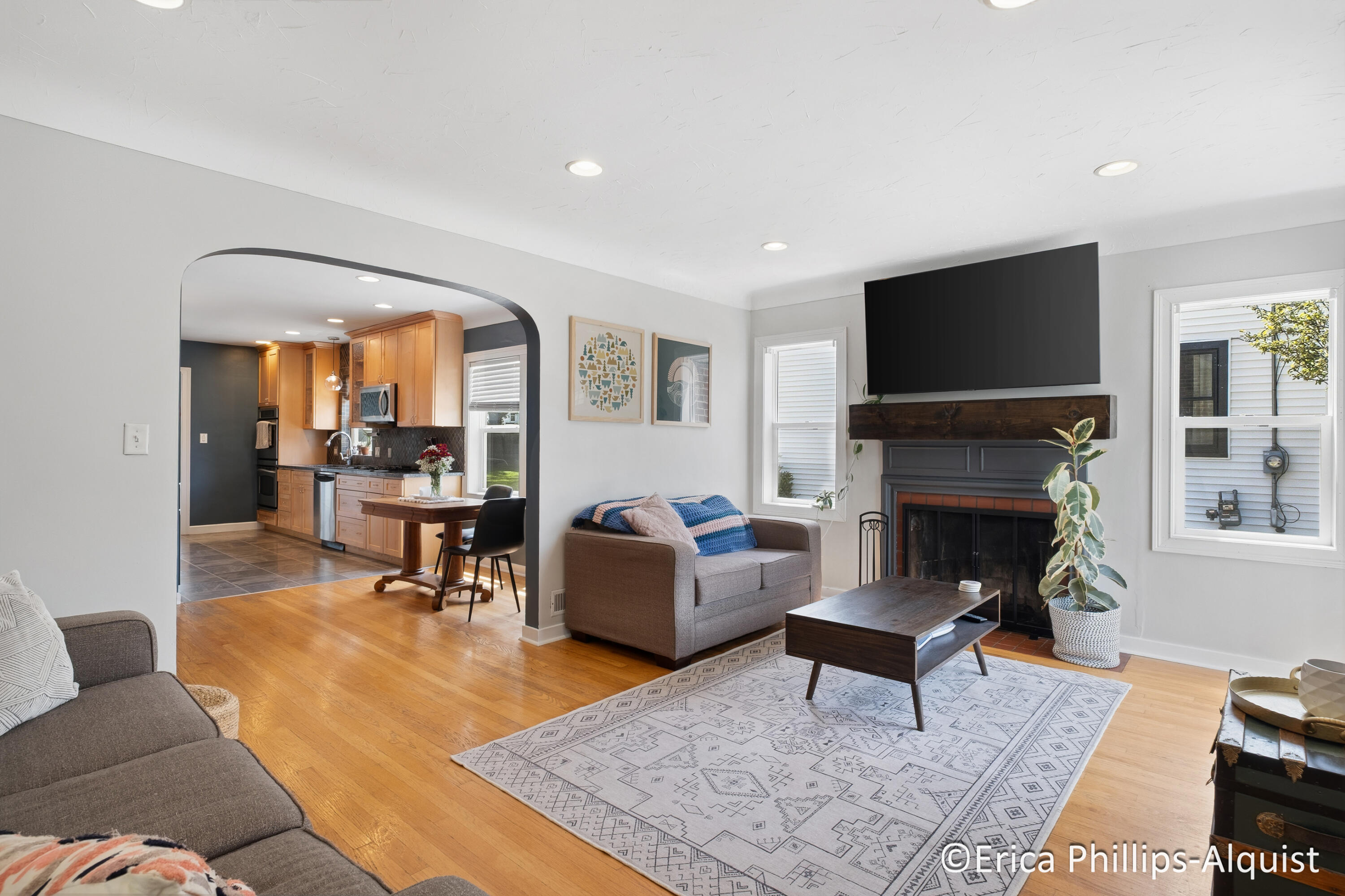 2142 Emerald Avenue NE Grand Rapids MI 49505