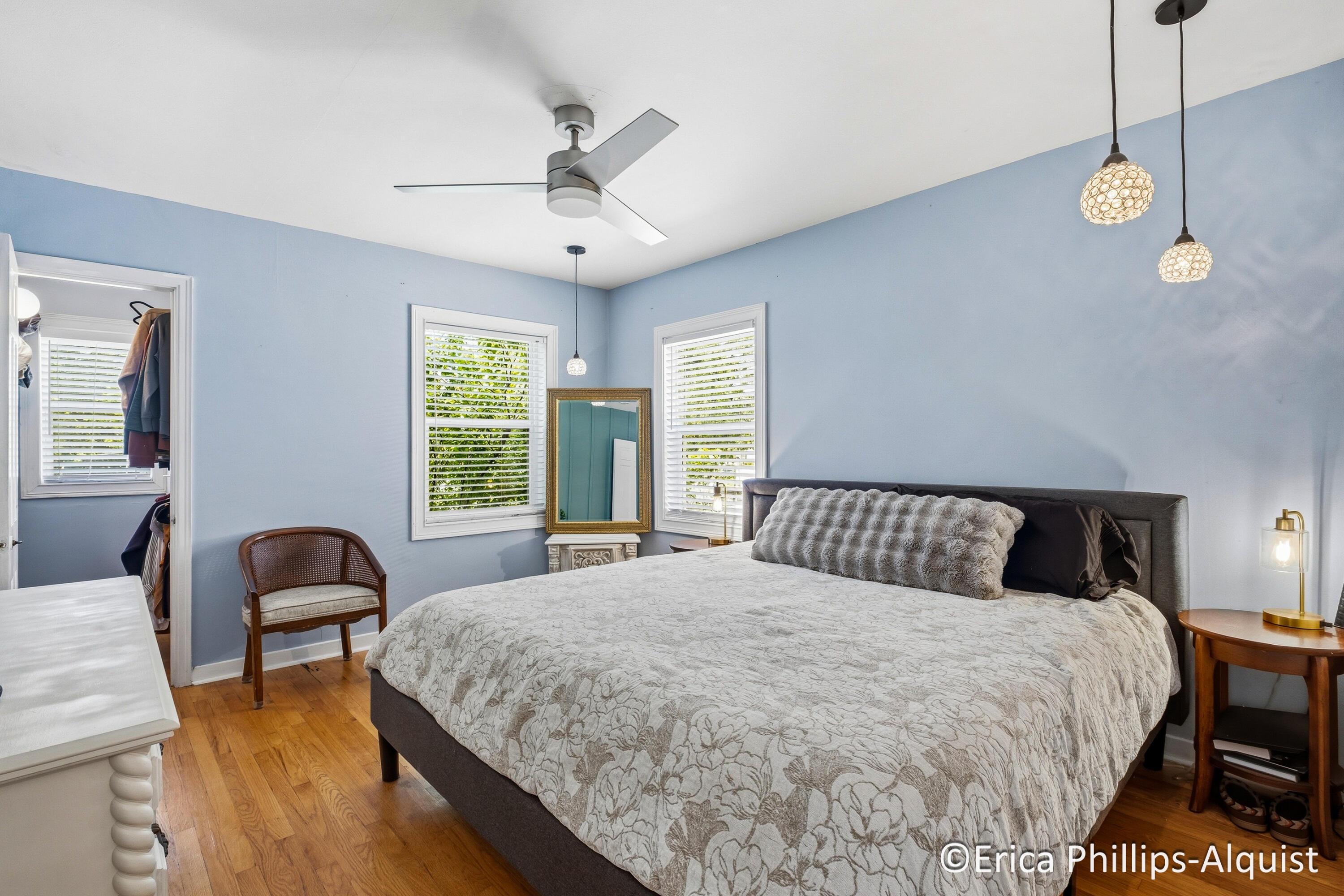 2142 Emerald Avenue NE Grand Rapids MI 49505