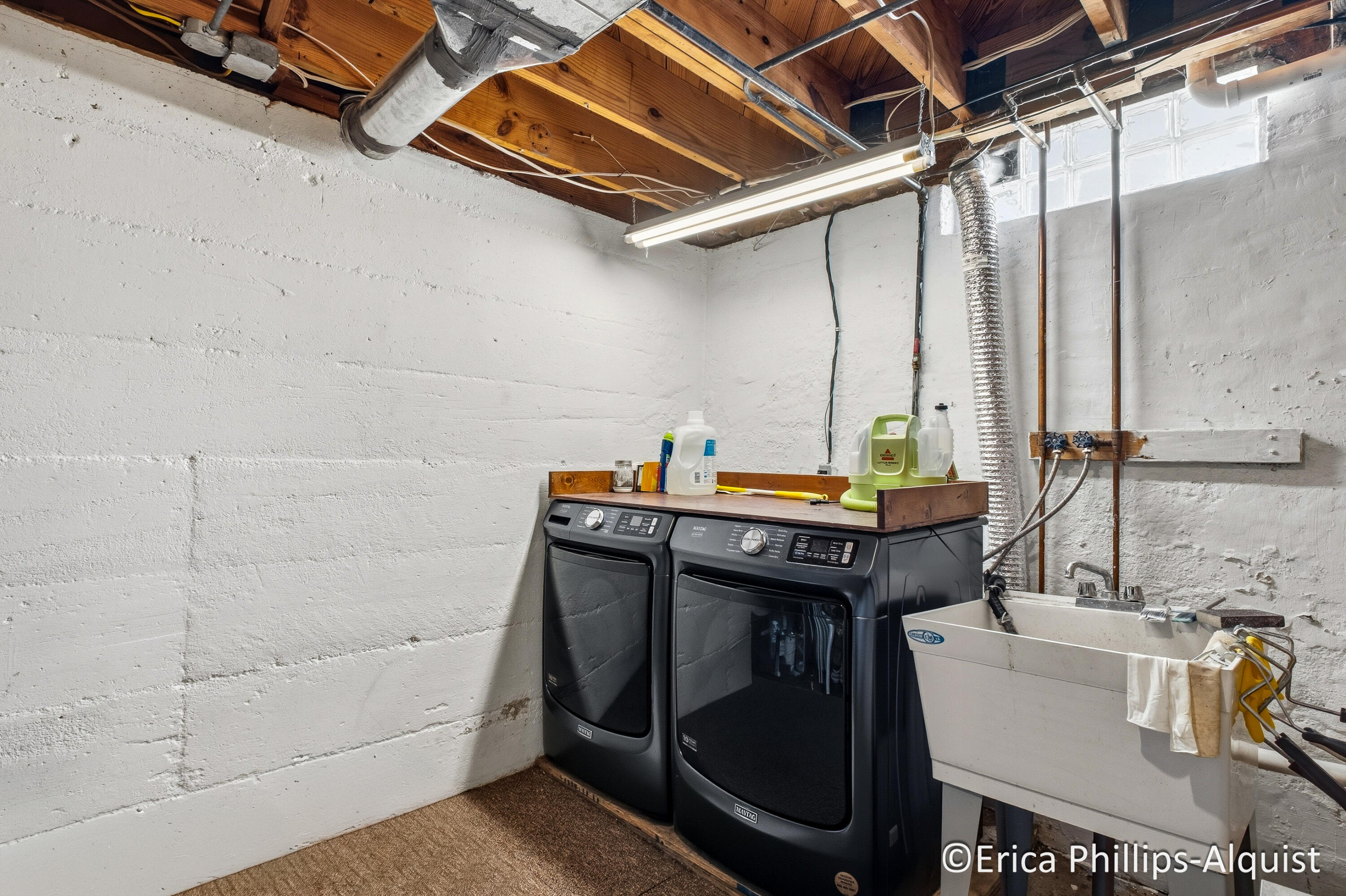 2142 Emerald Avenue NE Grand Rapids MI 49505