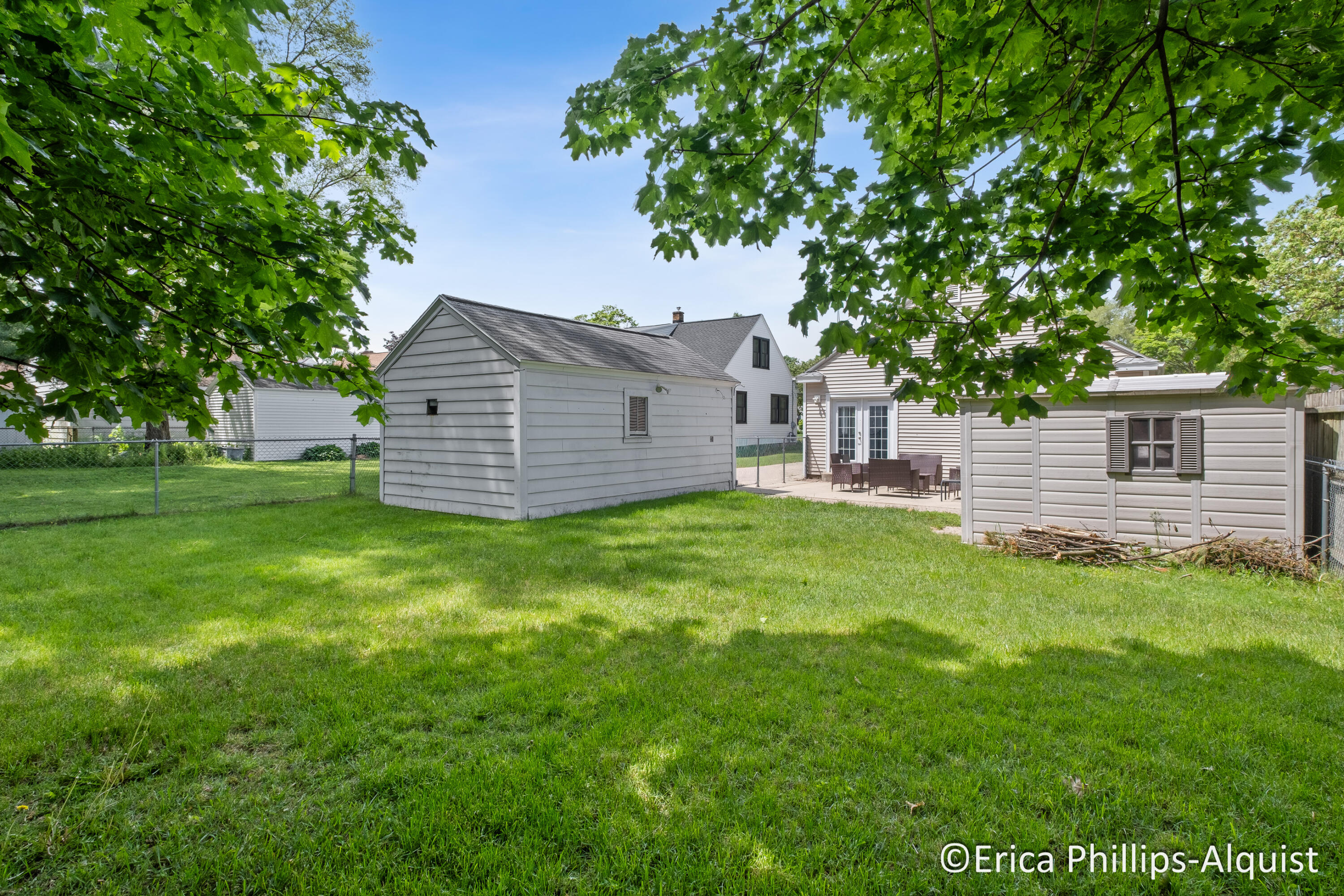 2142 Emerald Avenue NE Grand Rapids MI 49505