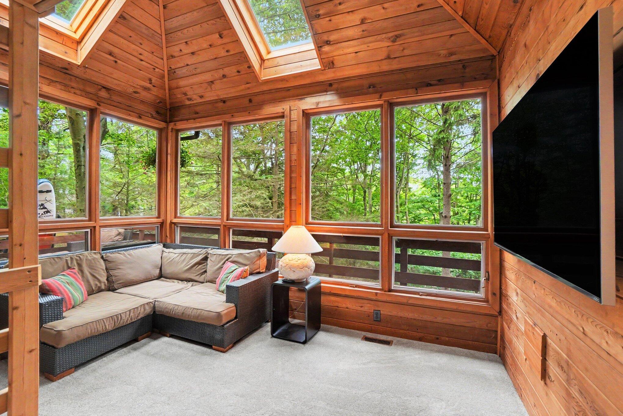 20 Crescent Hill Grand Haven MI 49417