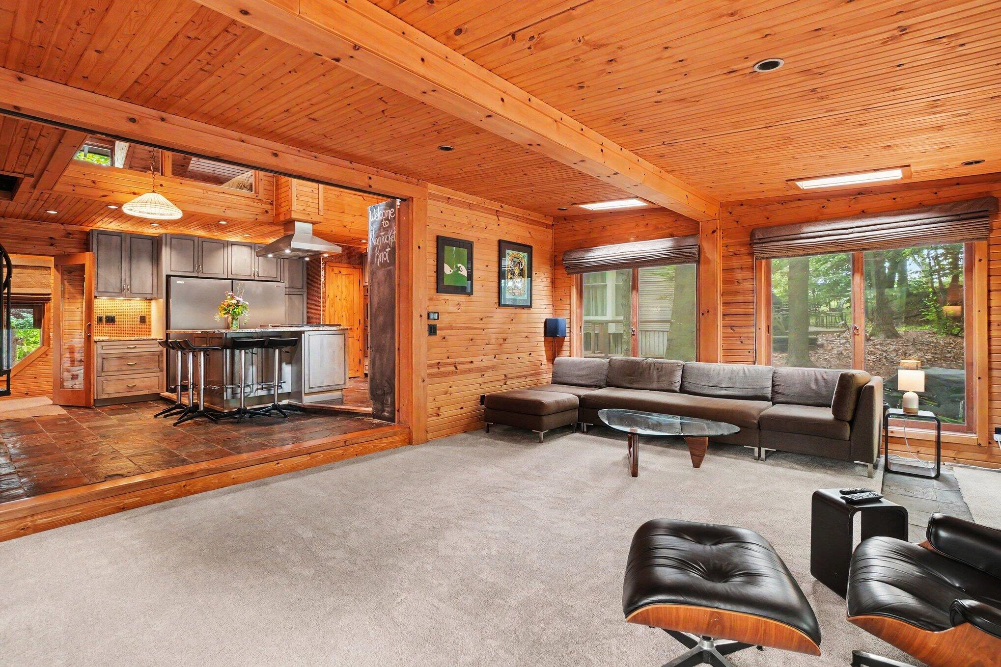20 Crescent Hill Grand Haven MI 49417