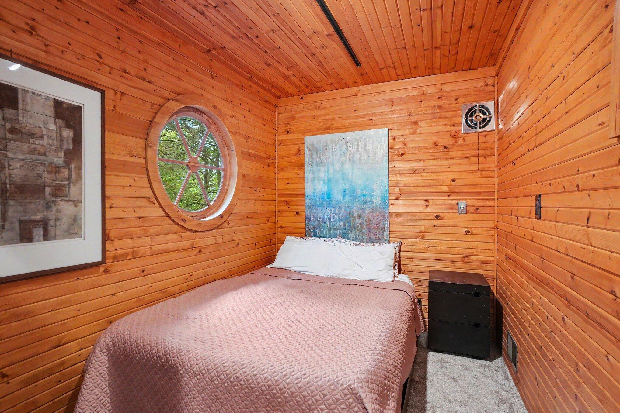 20 Crescent Hill Grand Haven MI 49417