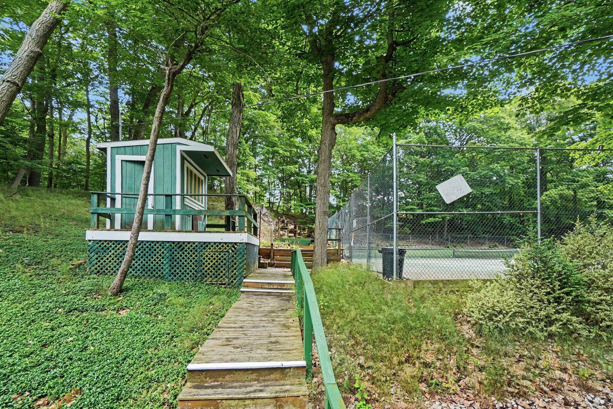 20 Crescent Hill Grand Haven MI 49417
