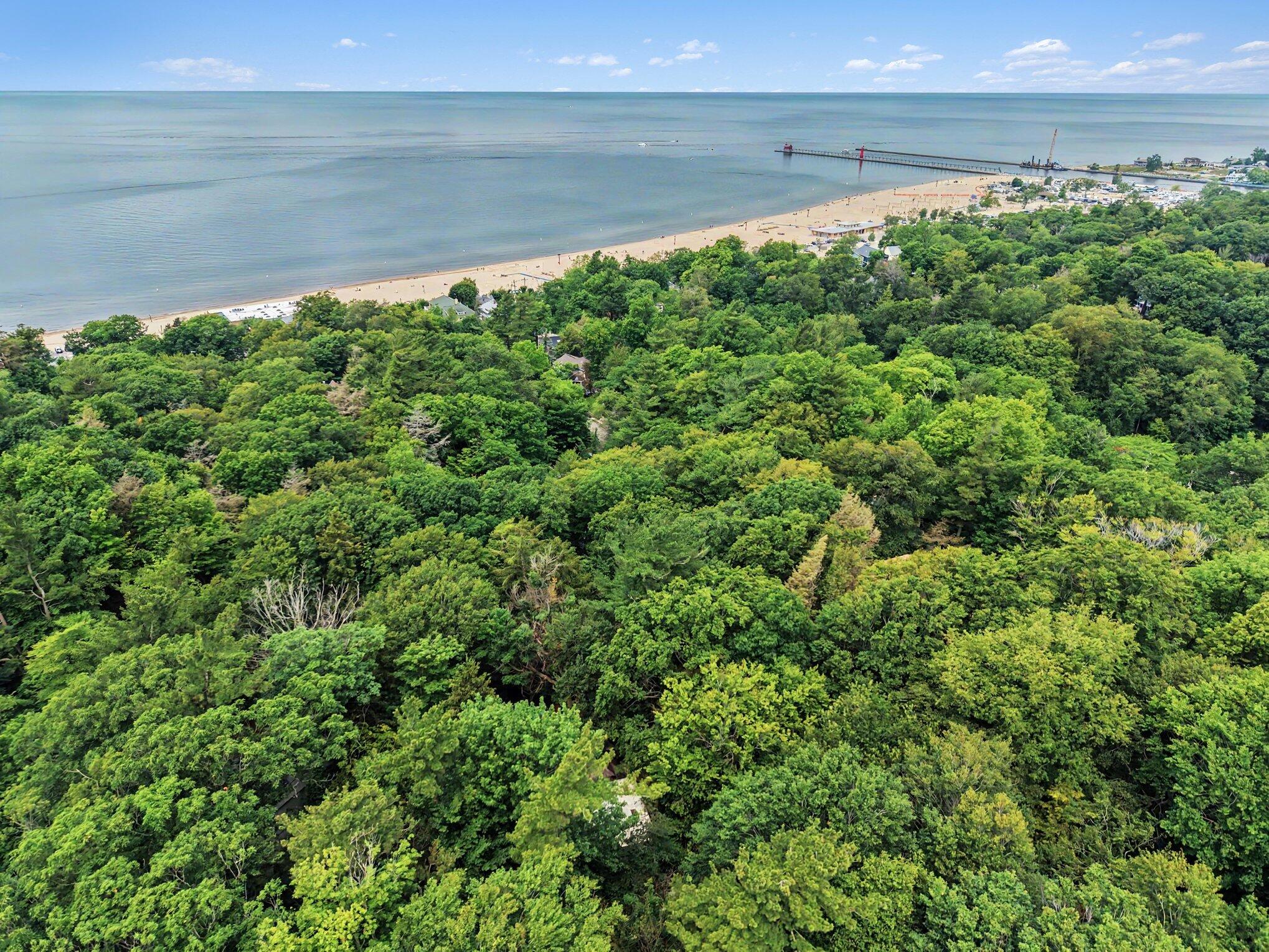 20 Crescent Hill Grand Haven MI 49417