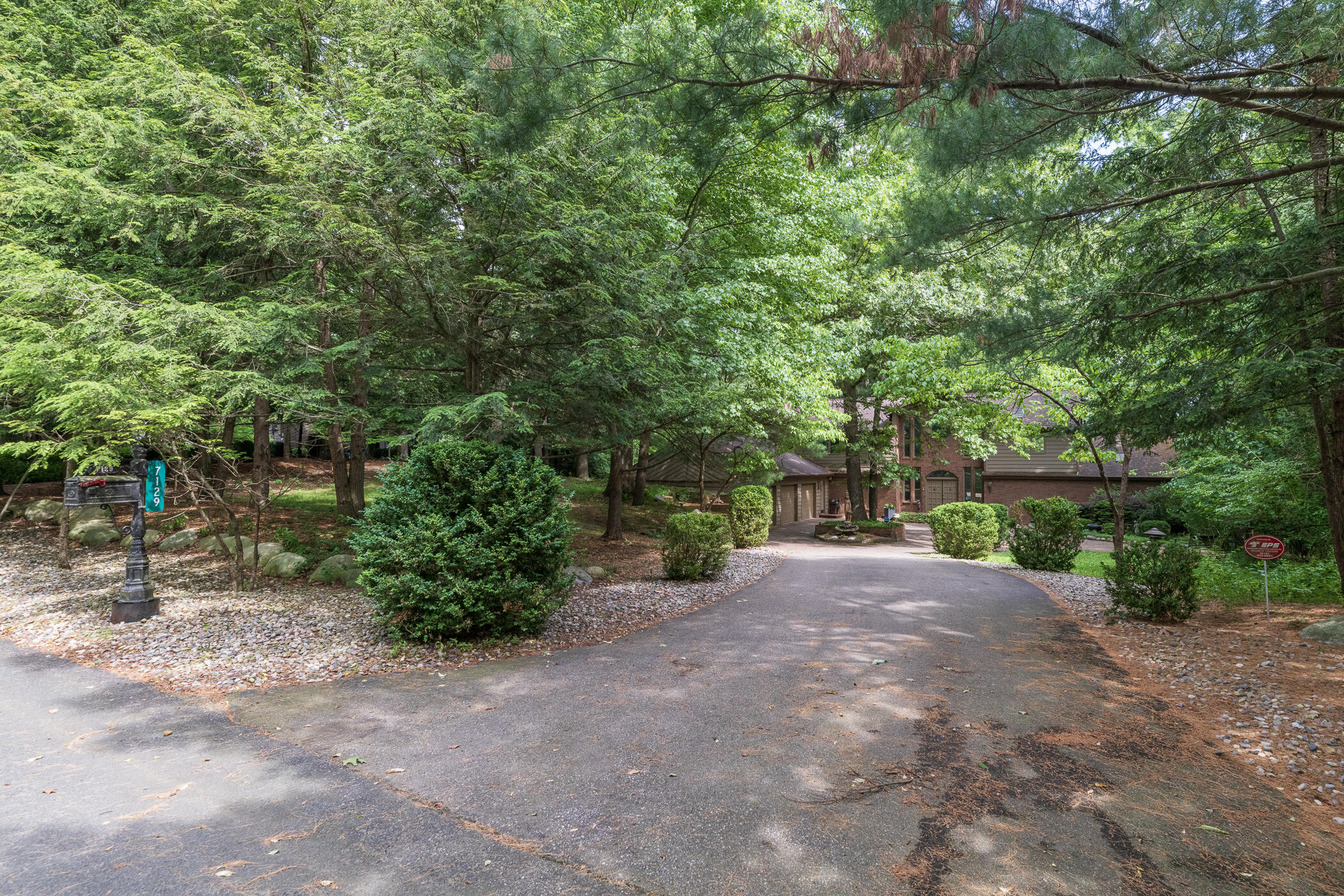 7129 Lakeridge Place Kalamazoo MI 49009