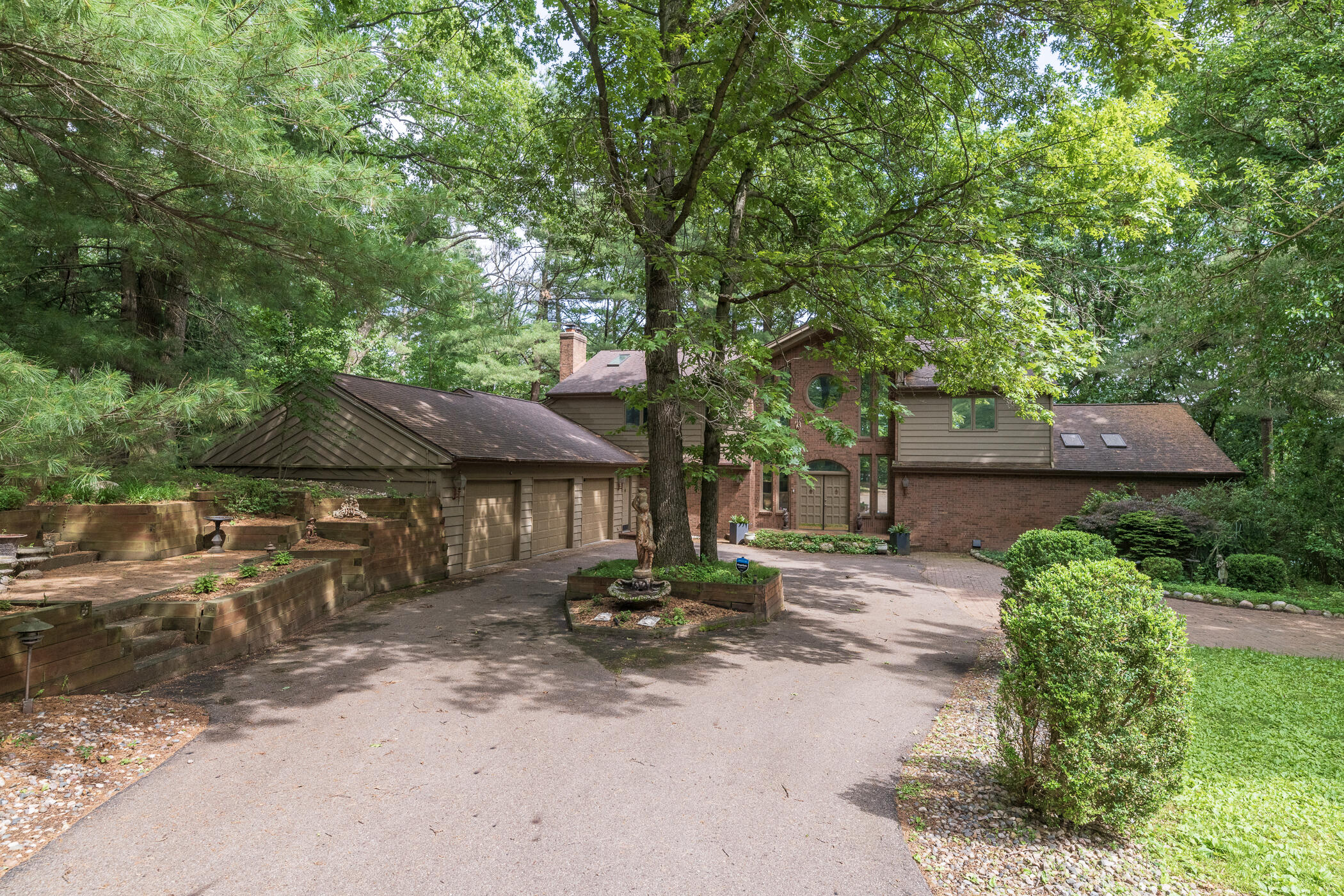 7129 Lakeridge Place Kalamazoo MI 49009