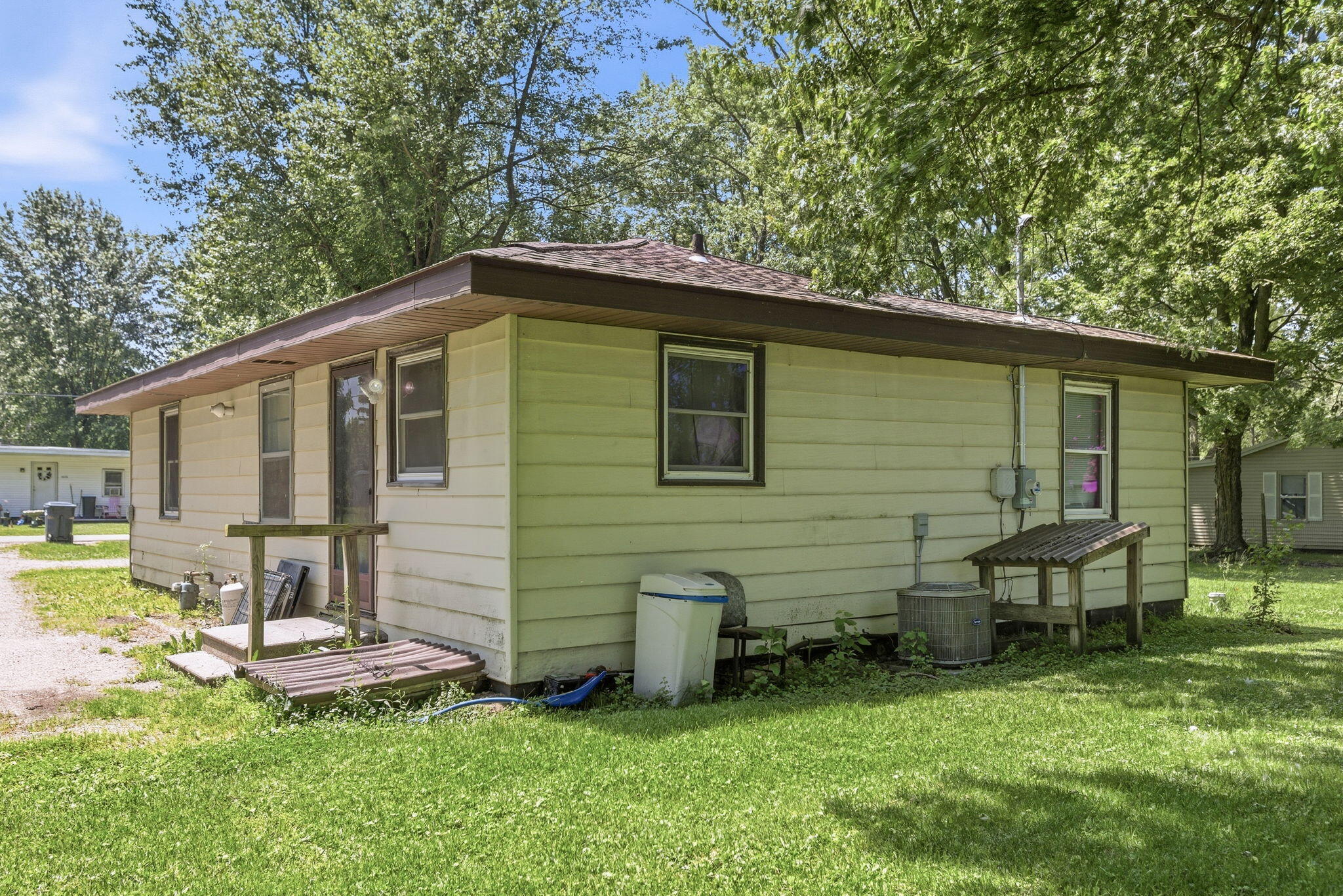 7275 Helen Coloma MI 49038