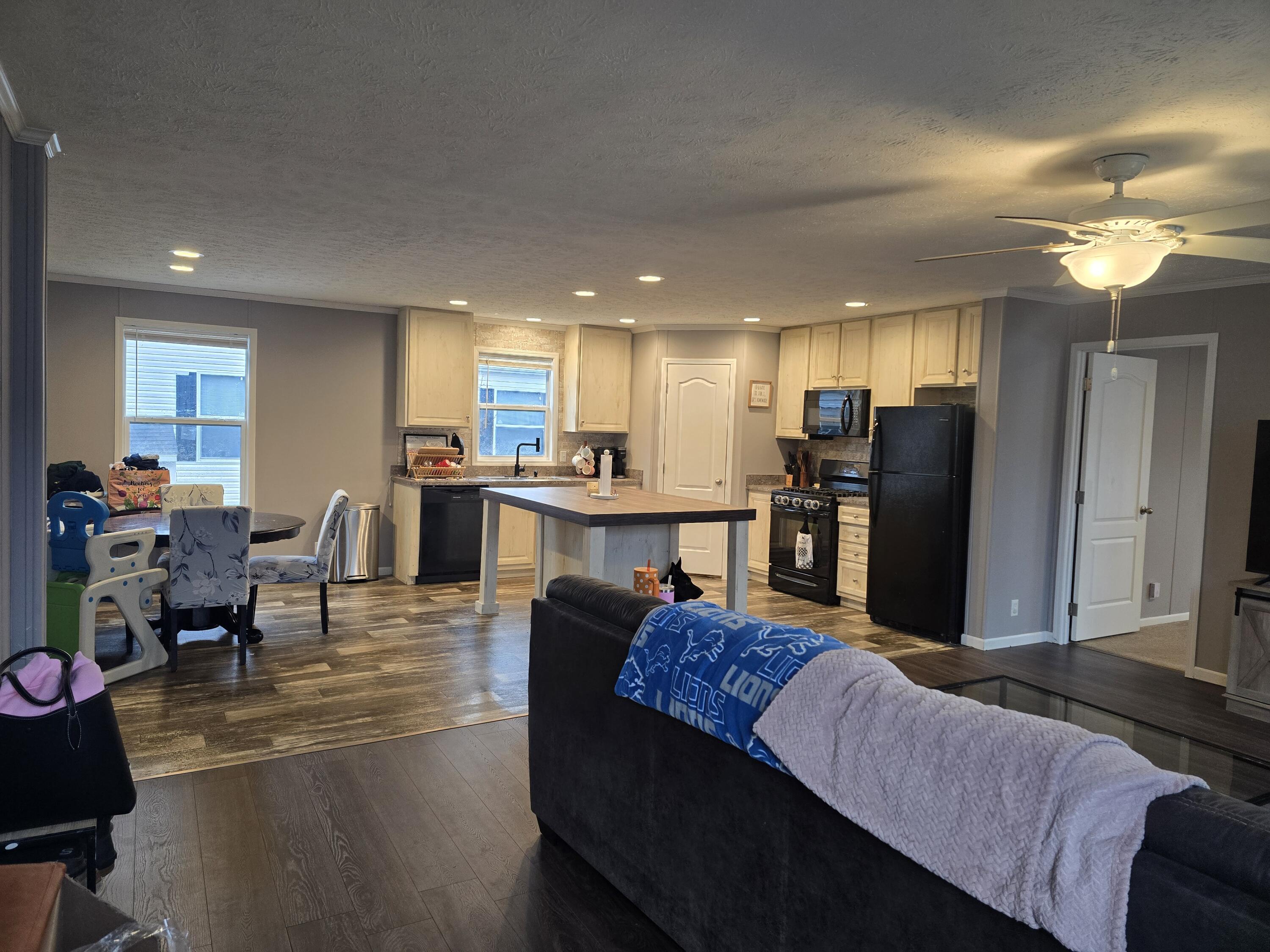 217 Braeburn Drive Muskegon MI 49442