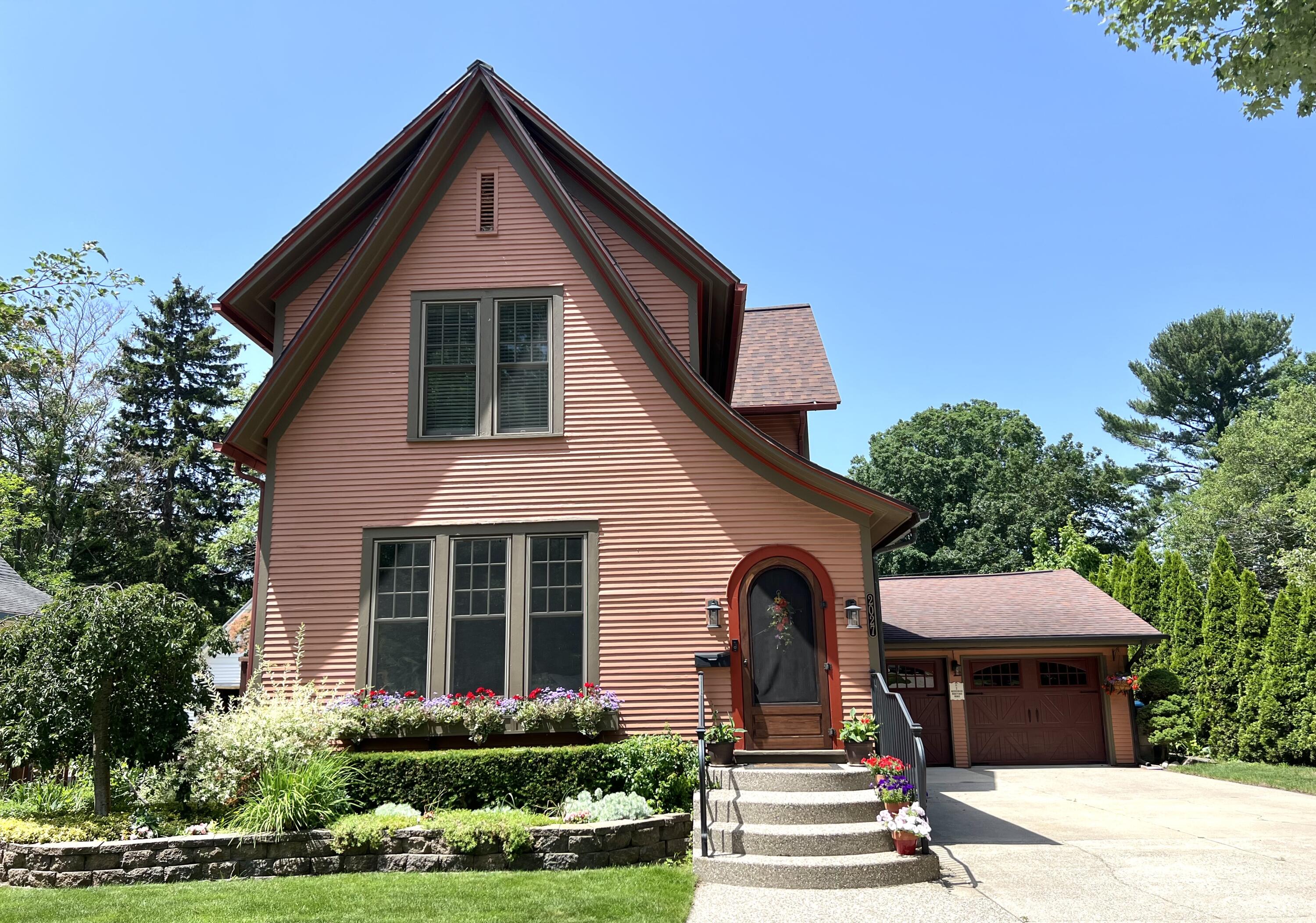 2027 Bourdon Street Muskegon MI 49441