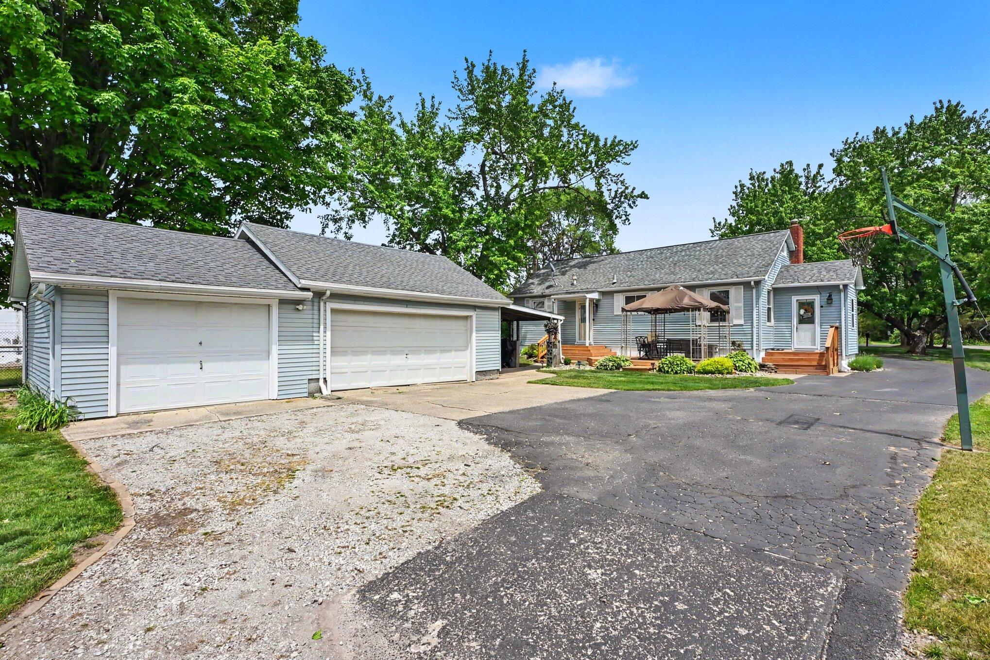 2402 S 3rd Street Niles MI 49120