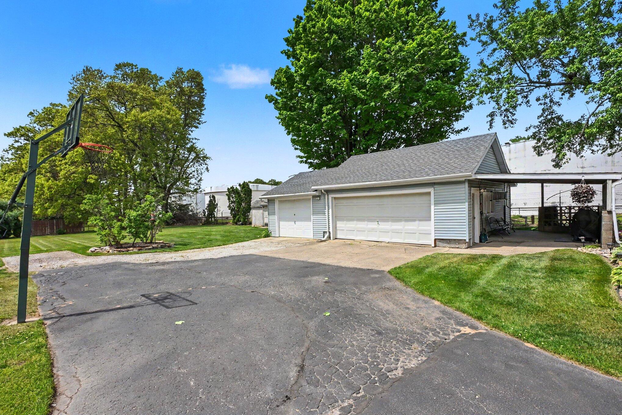 2402 S 3rd Street Niles MI 49120