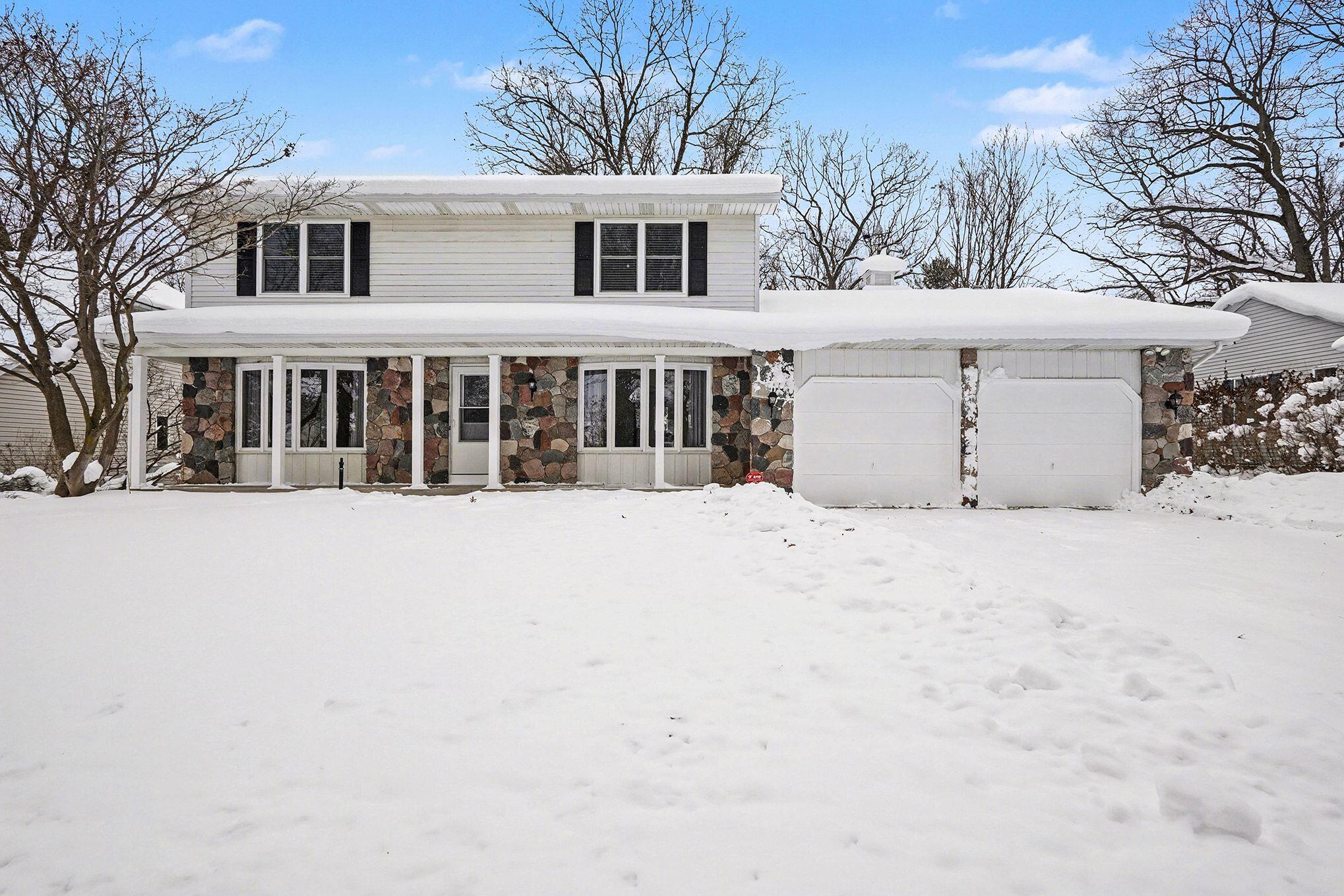 2530 Westbrook Drive NW Grand Rapids MI 49504