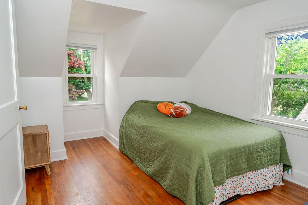 420 Oakhurst Avenue Kalamazoo MI 49001