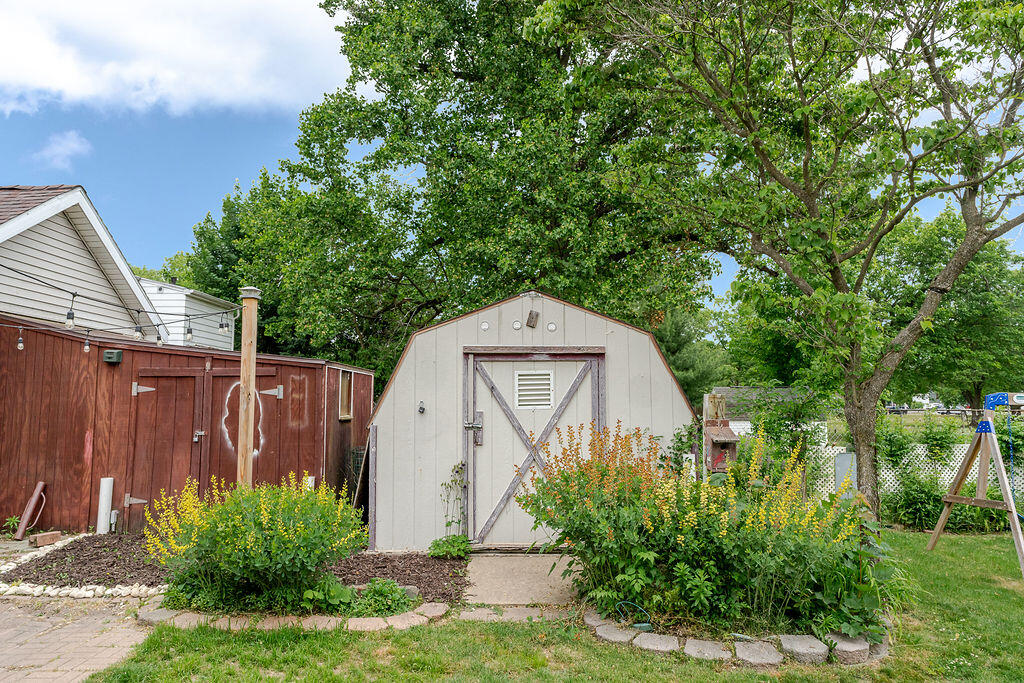 420 Oakhurst Avenue Kalamazoo MI 49001