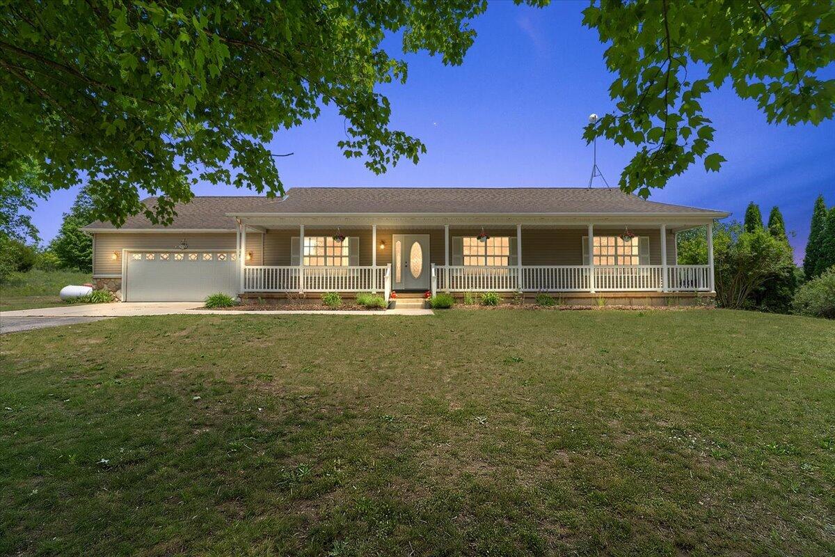 2171 Walking Horse Lane Allegan MI 49010