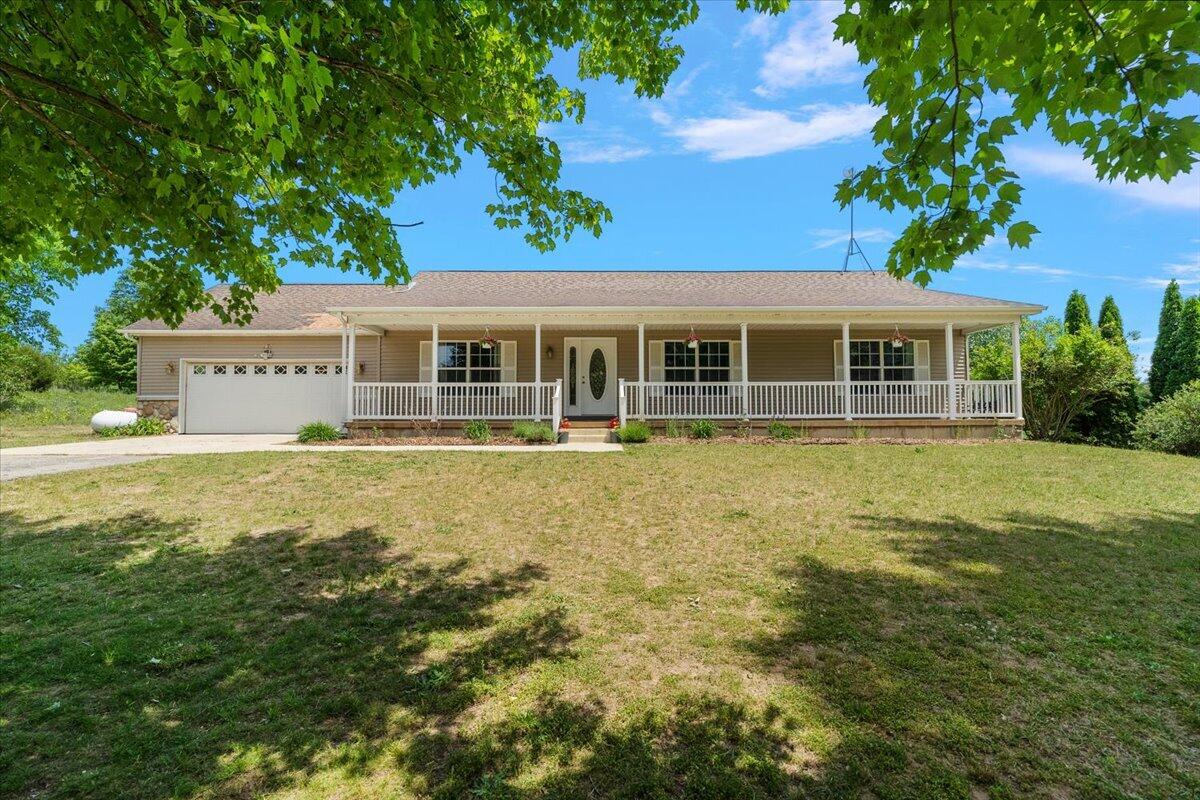 2171 Walking Horse Lane Allegan MI 49010