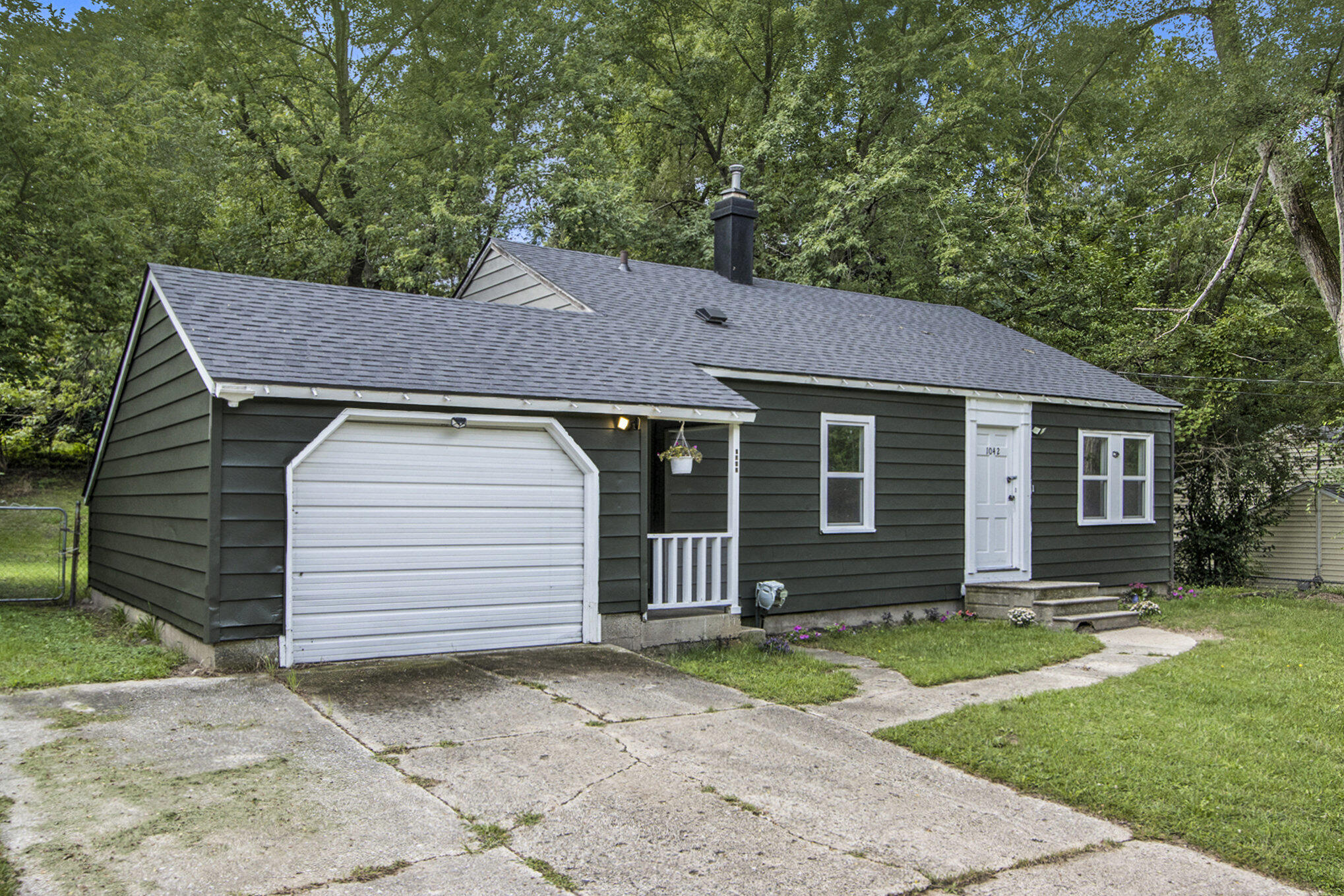1042 E Mosel Avenue Kalamazoo MI 49004