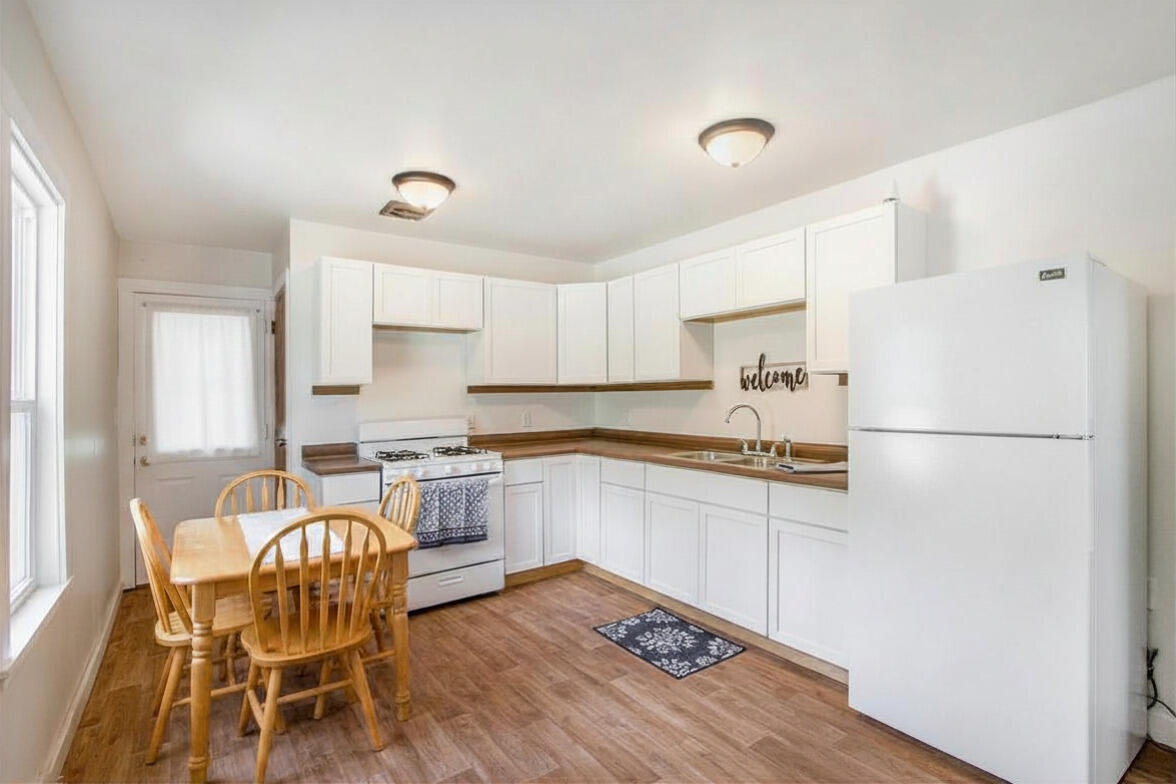 1042 E Mosel Avenue Kalamazoo MI 49004