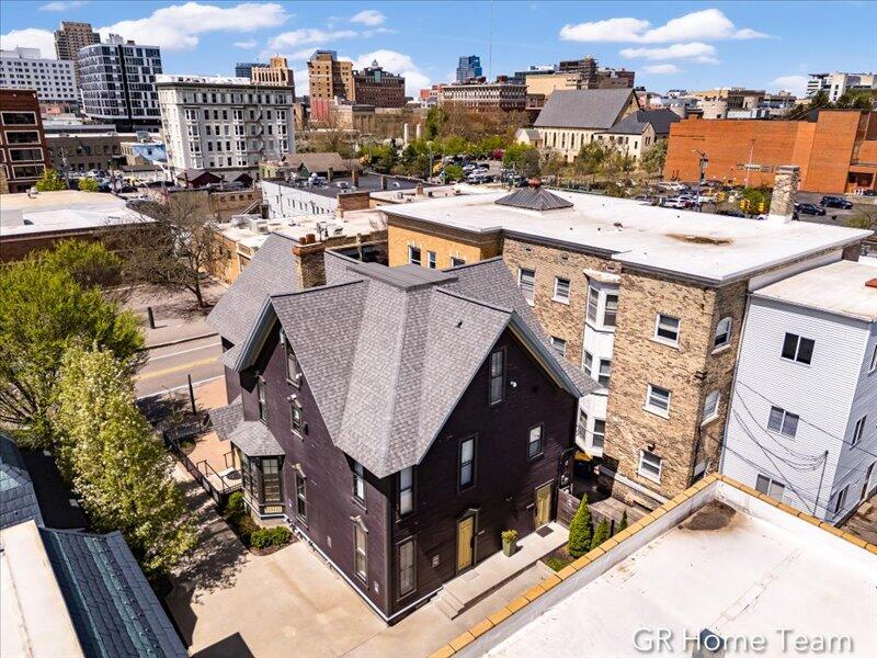 22 Jefferson Avenue SE Grand Rapids MI 49503